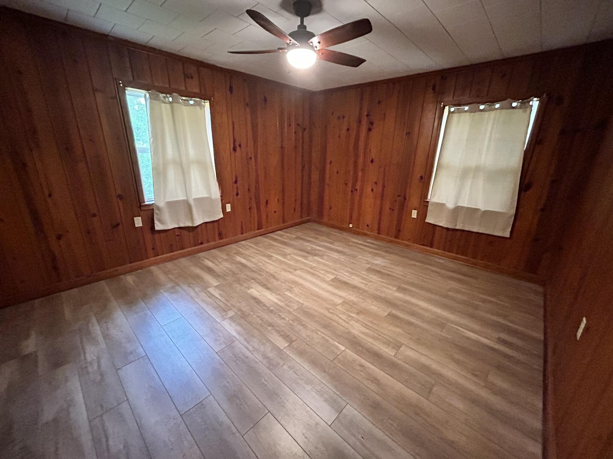 METES & BOUNDS - Residential Lease