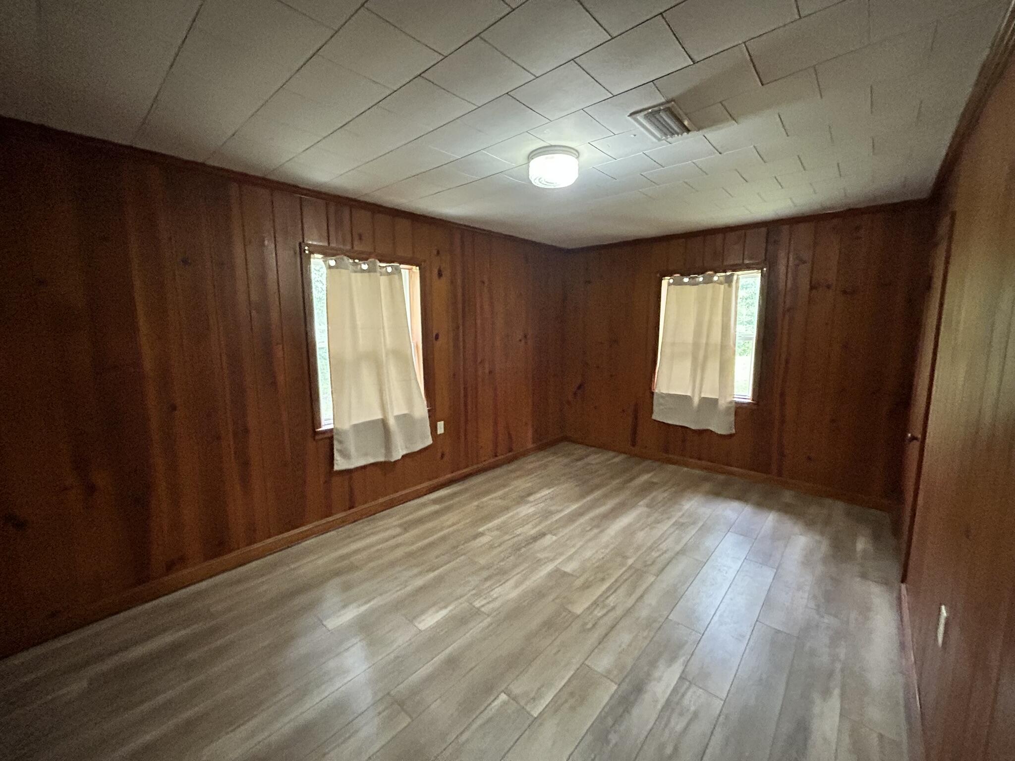 METES & BOUNDS - Residential Lease