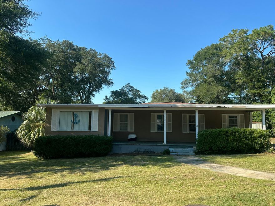 Investor Special - Prime Opportunity!This property is being sold AS-IS. The property is great for an experienced flipper or could be a great property for a builder to build your dream home. Located in the Valparaiso /Niceville area with strong potential for redevelopment, this is a rare chance to build new or bring your vision to life. Bring your contractor and imagination - opportunities like this don't come around often!