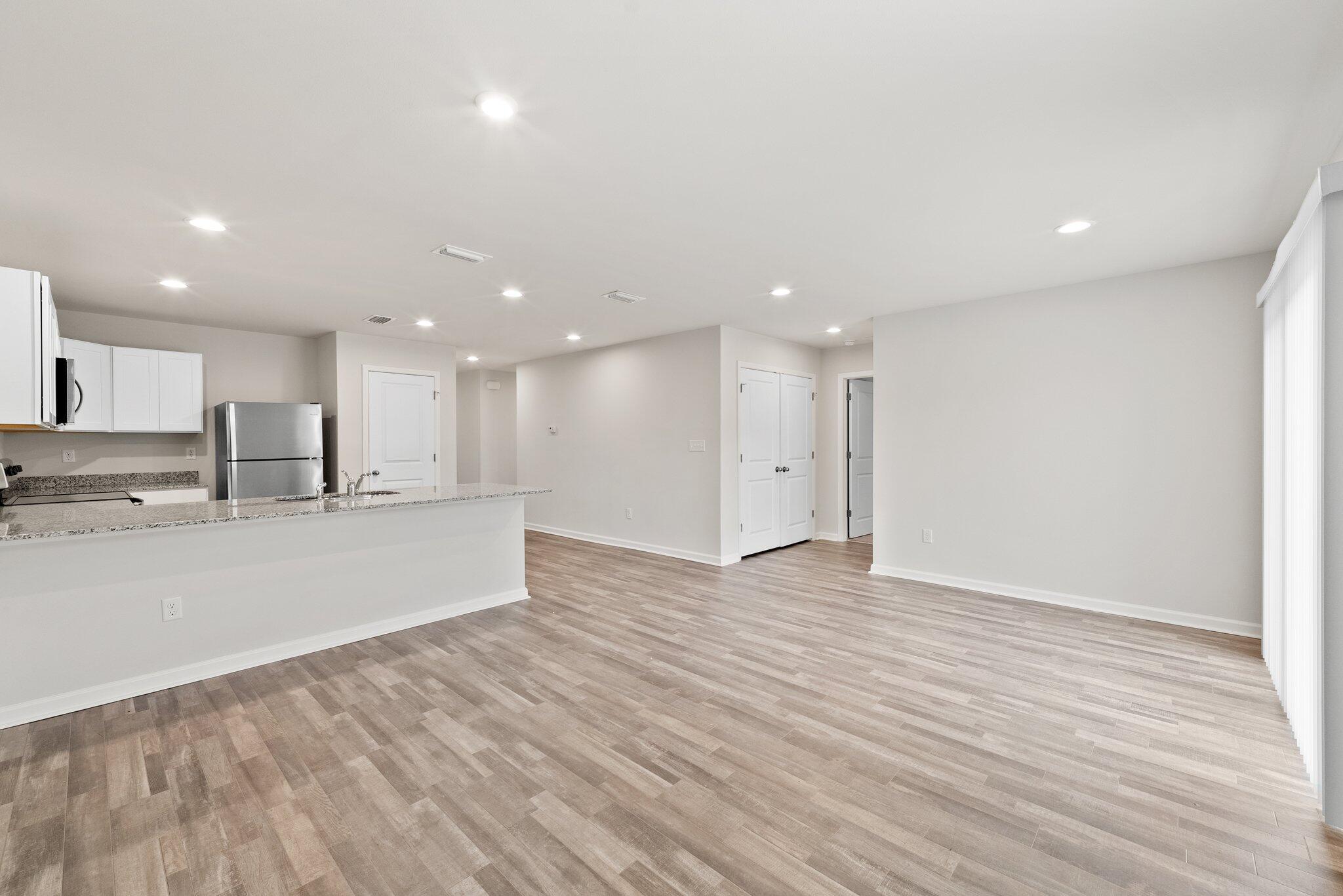 CROSS CREEK - Residential Lease