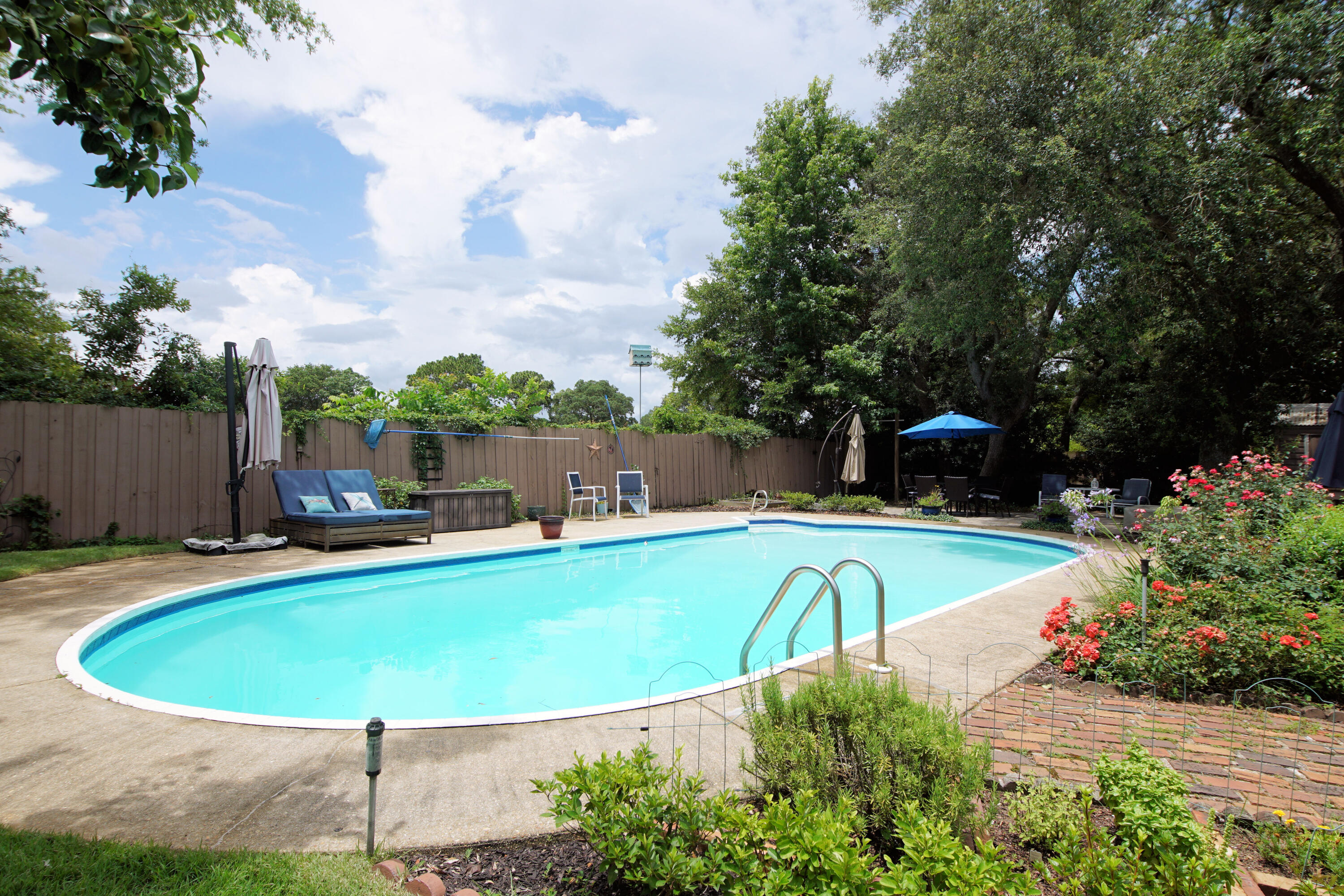 LAKE LORRAINE ESTATES - Residential