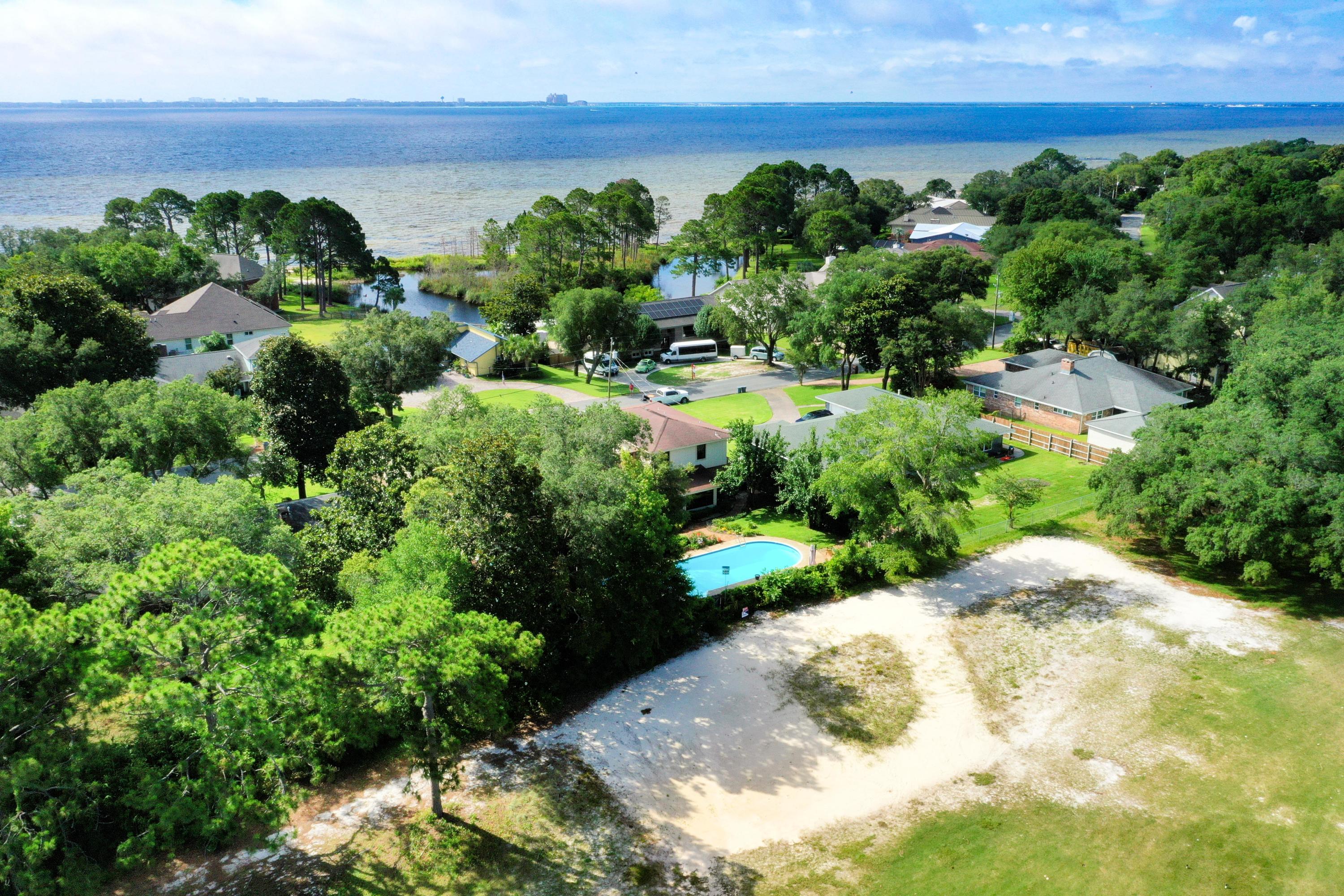 LAKE LORRAINE ESTATES - Residential