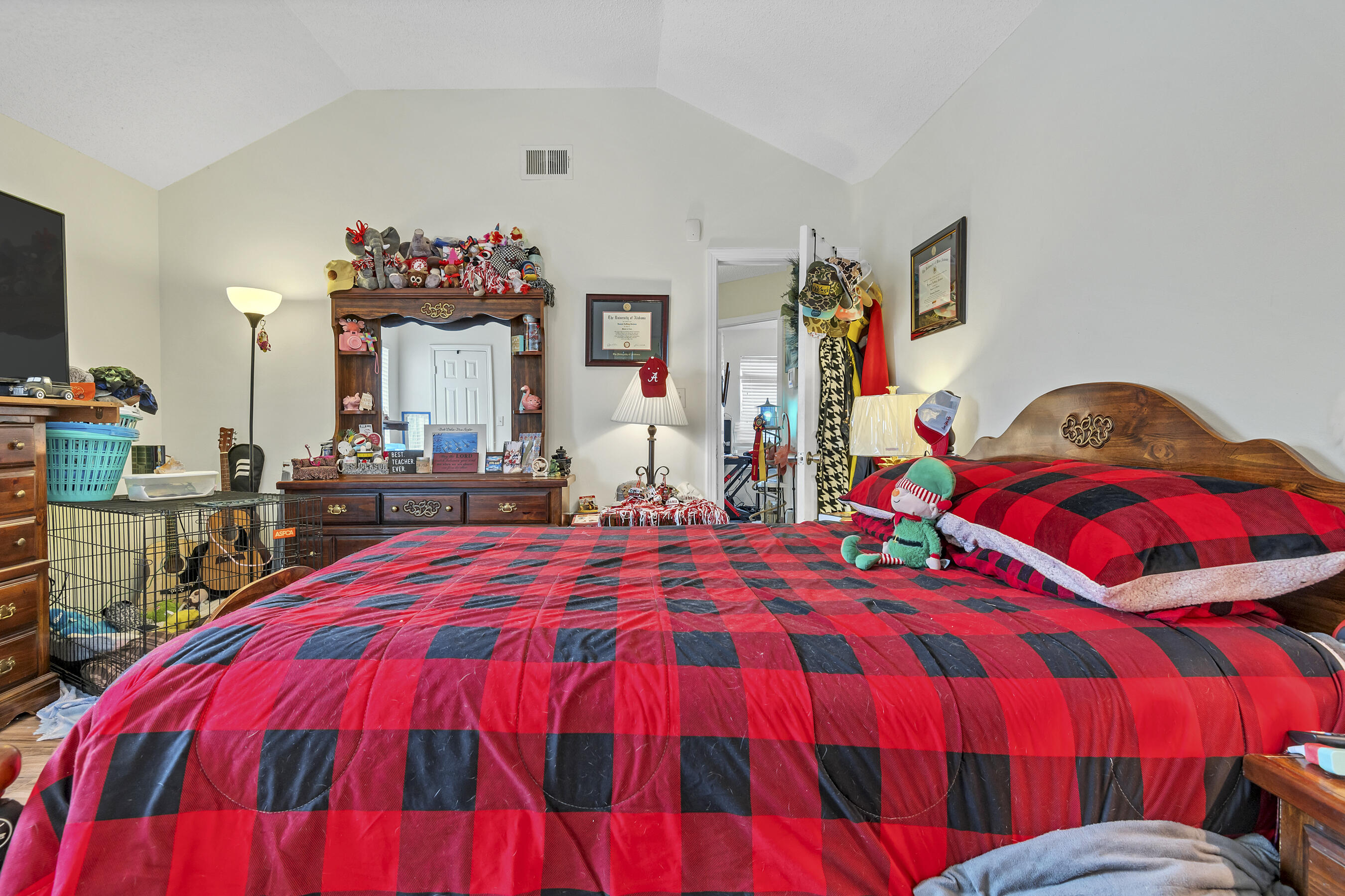 CARDINAL ESTATES - Residential