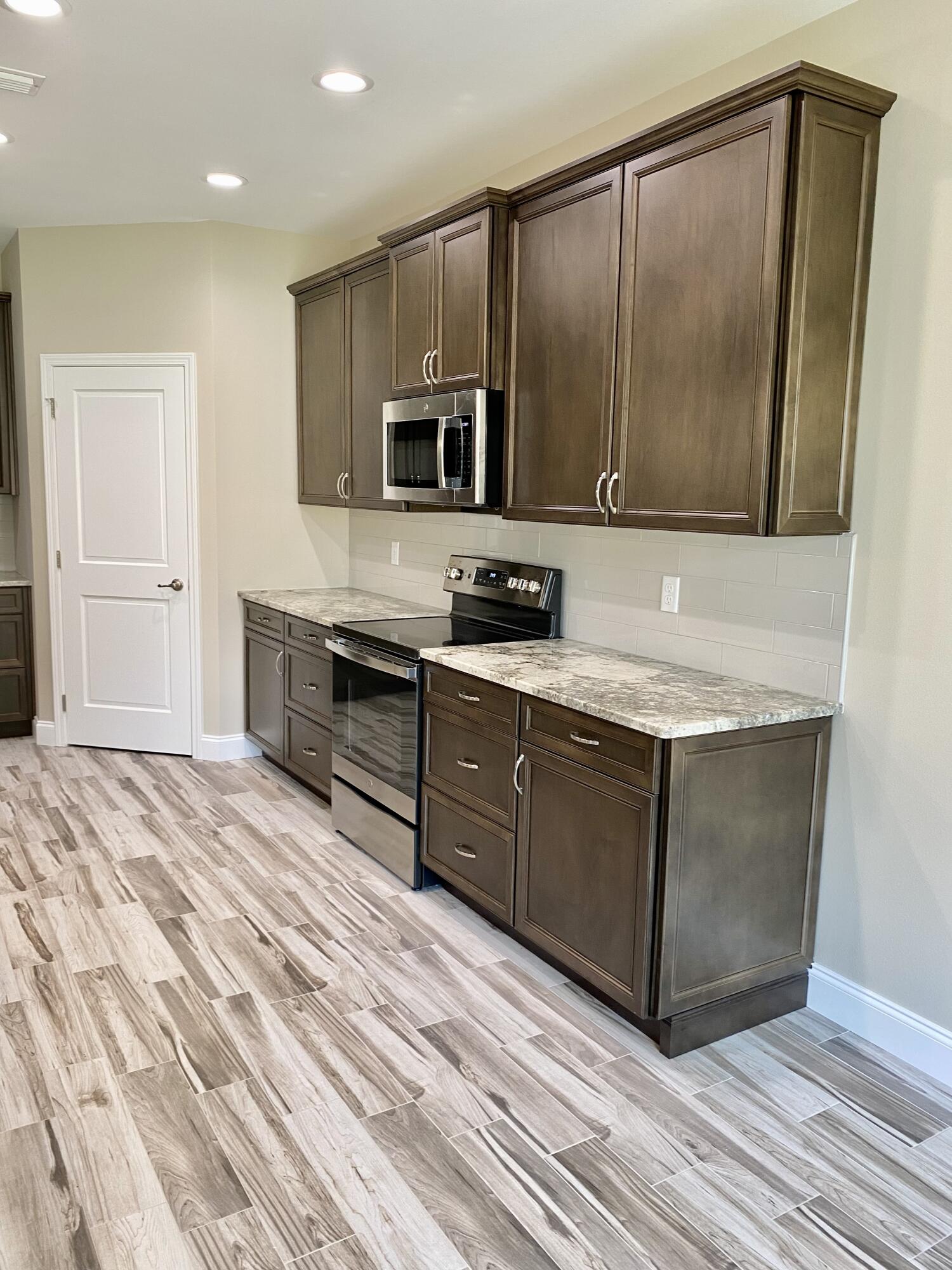 MCKENZIE MEADOWS - Residential