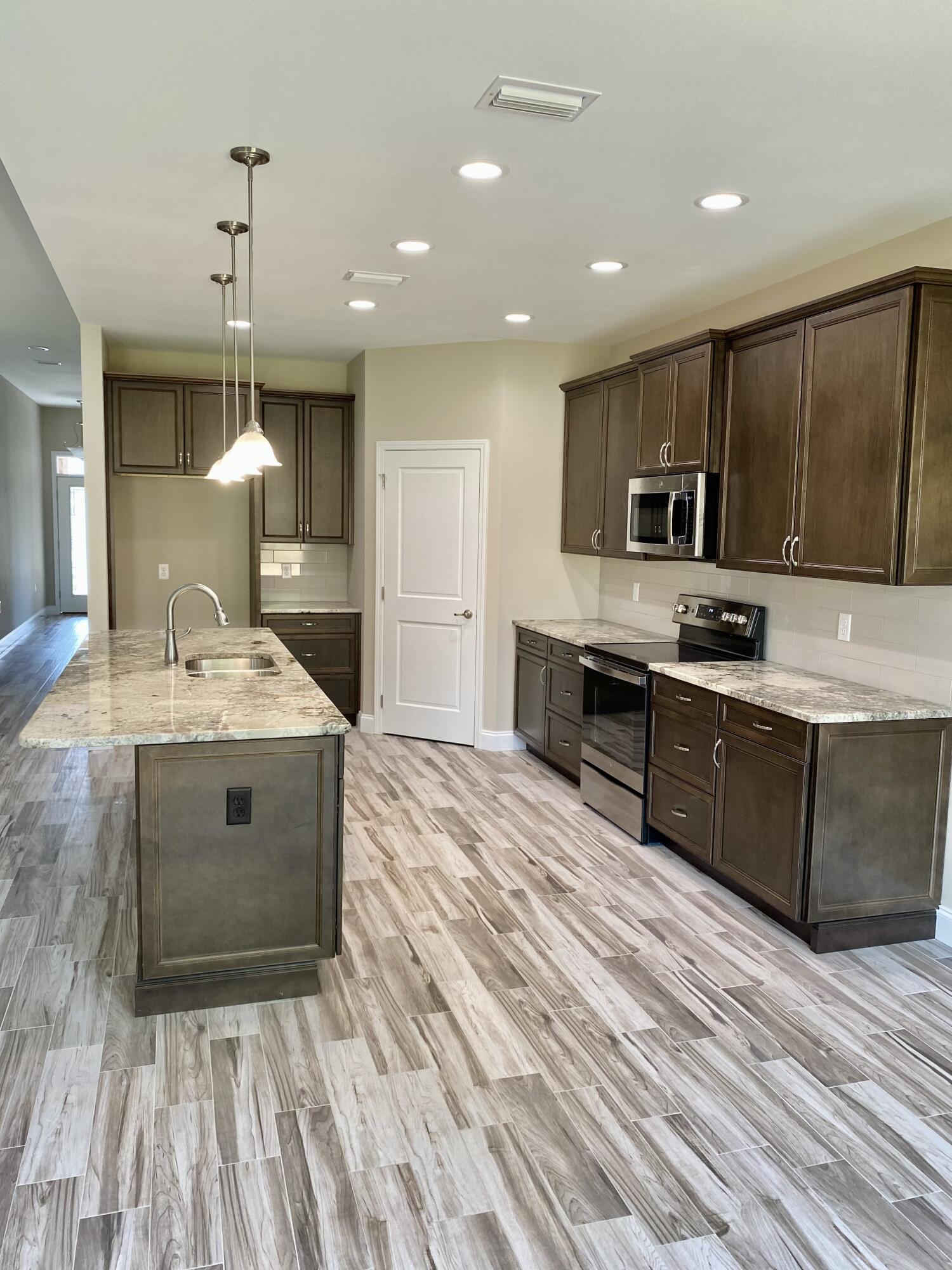 MCKENZIE MEADOWS - Residential