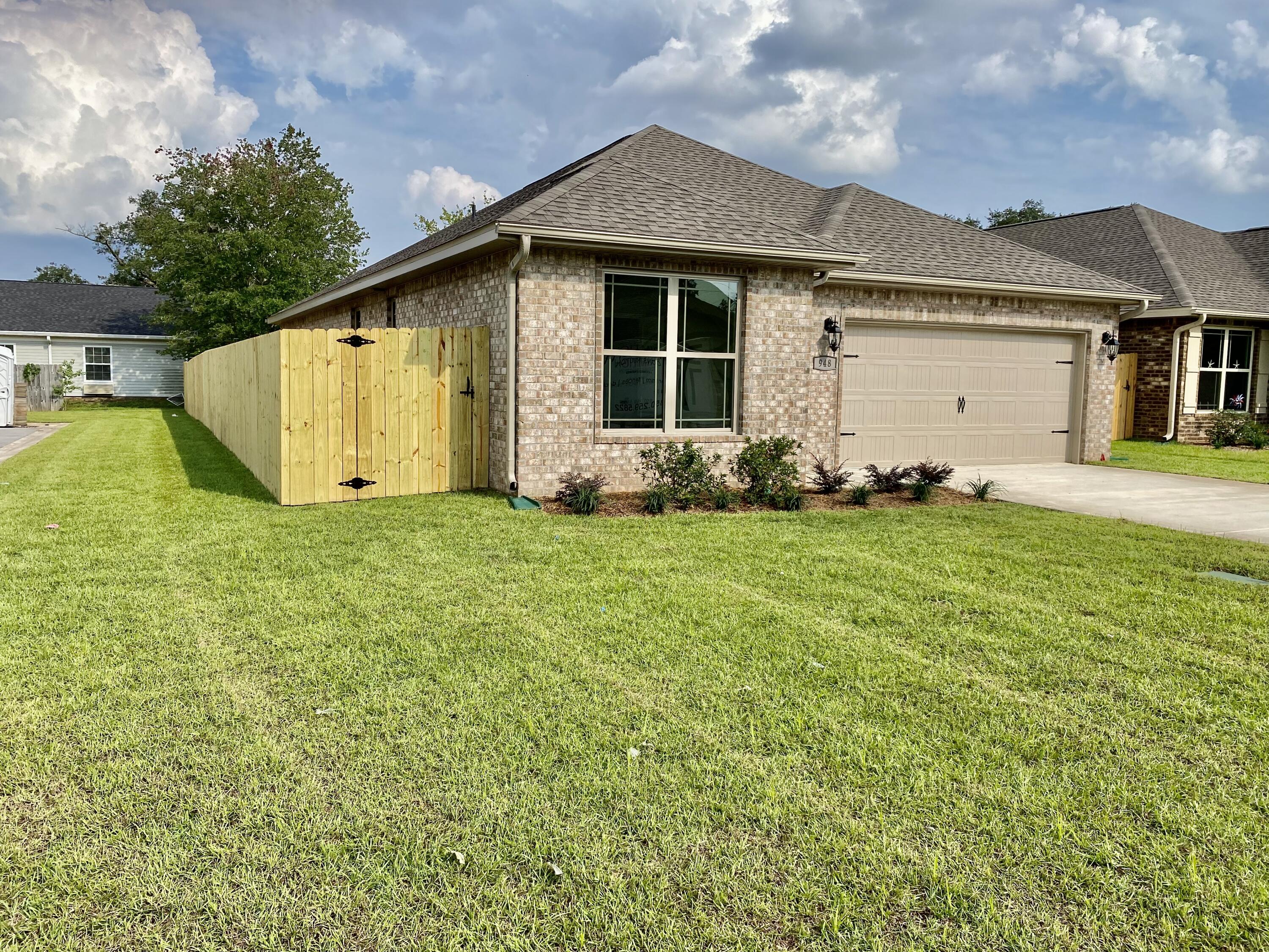 MCKENZIE MEADOWS - Residential