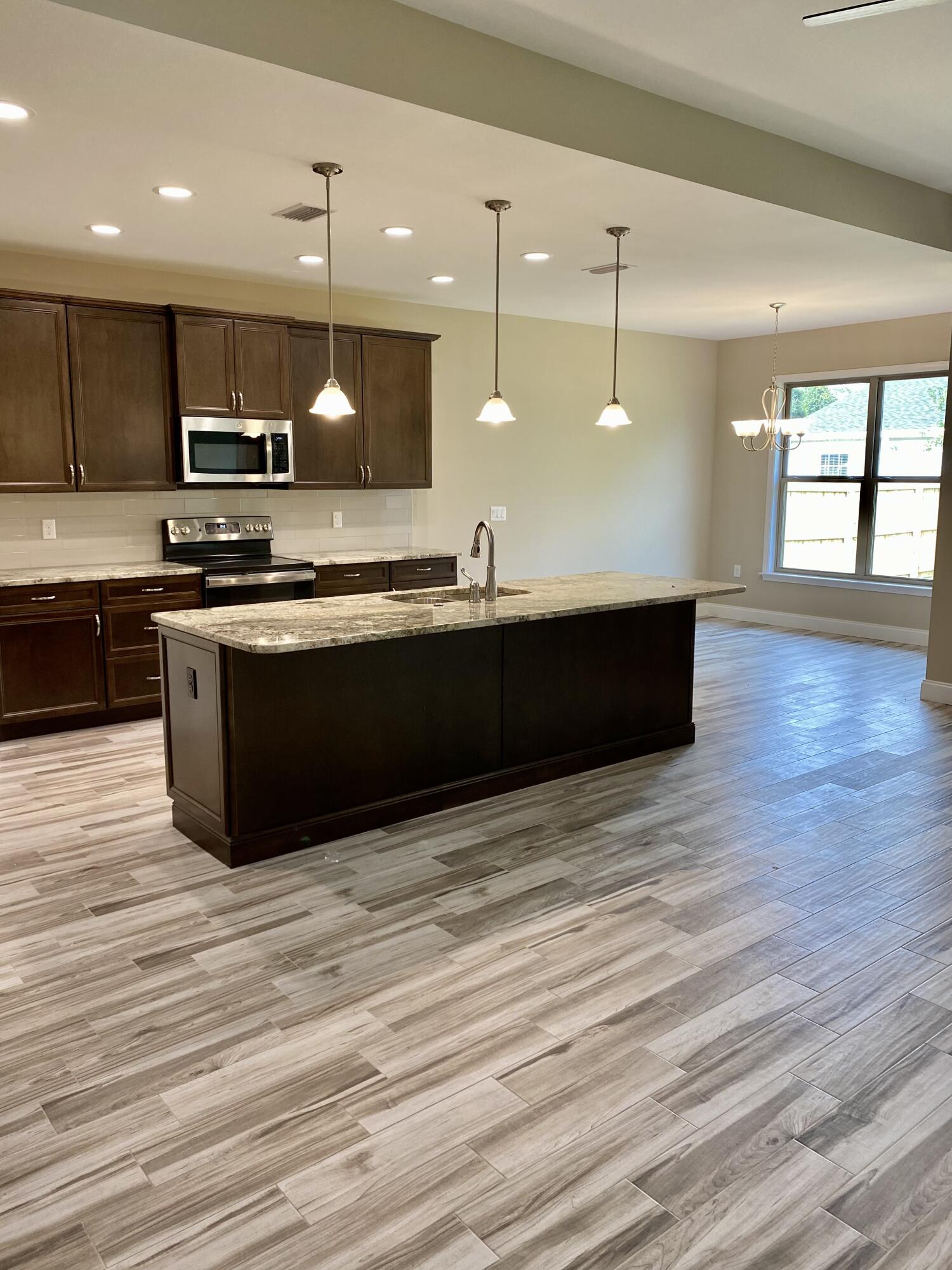 MCKENZIE MEADOWS - Residential