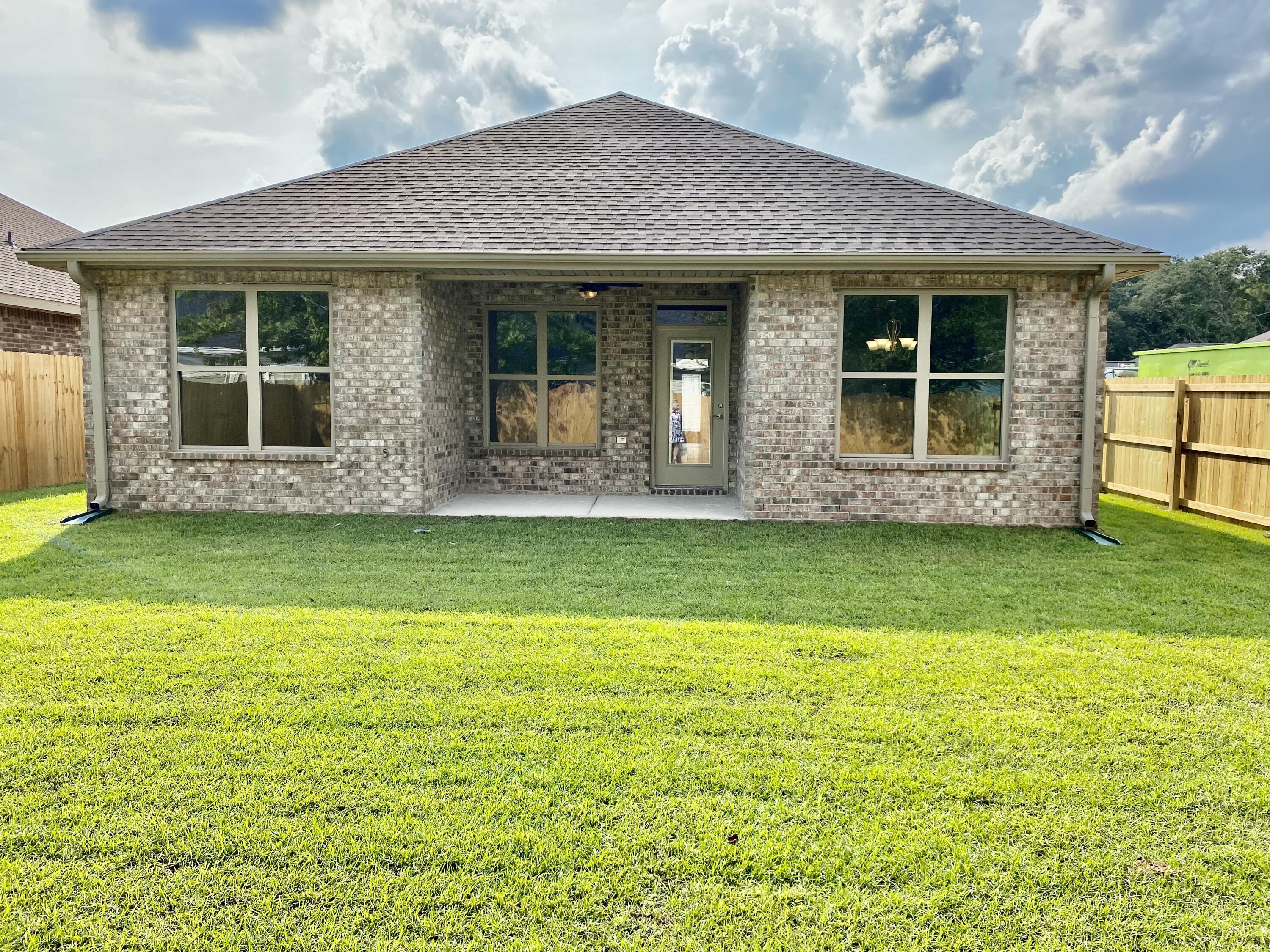 MCKENZIE MEADOWS - Residential