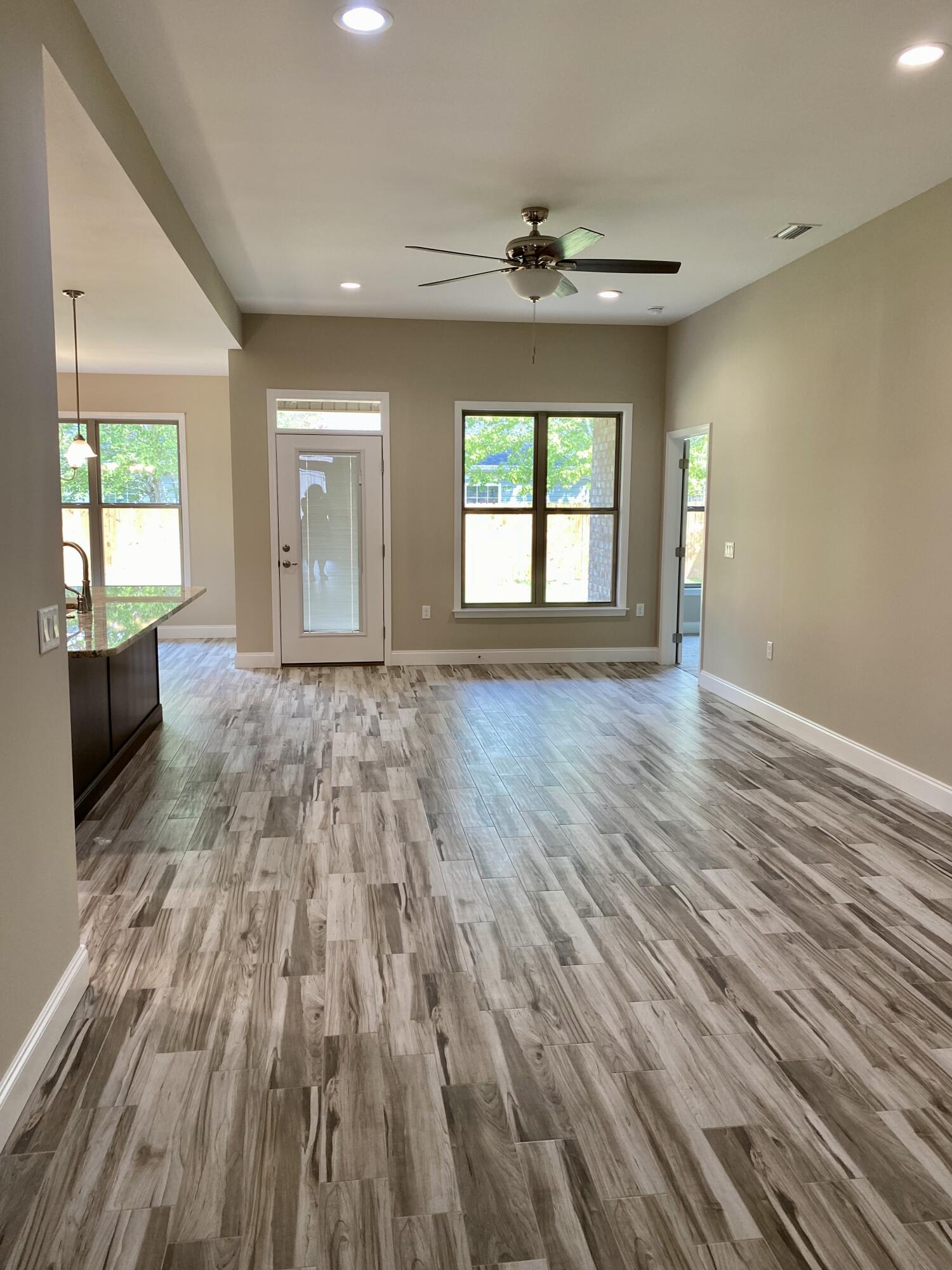 MCKENZIE MEADOWS - Residential