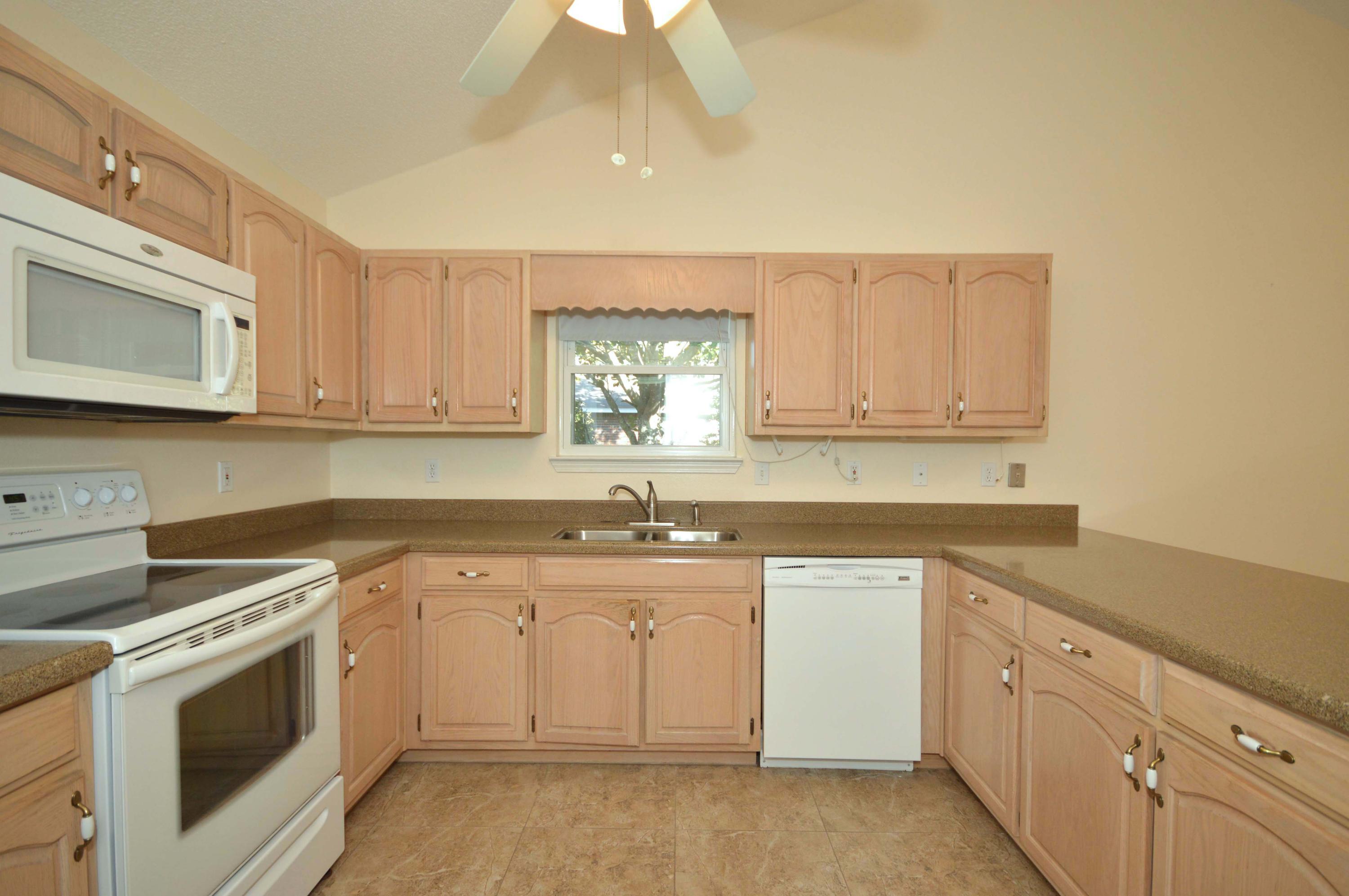 HOLLEY BY THE SEA - Residential