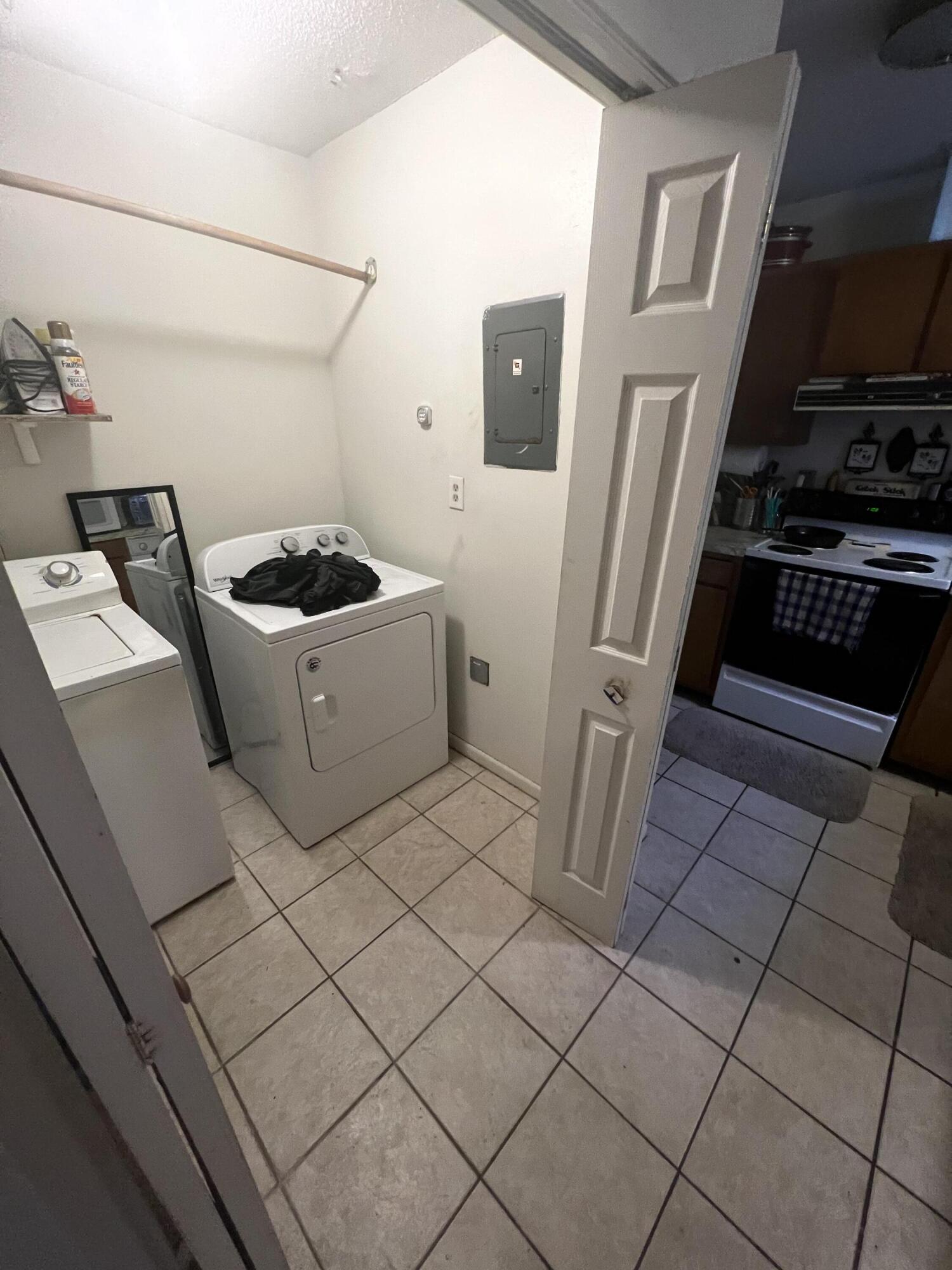 PORT DIXIE BEG 191.90 FT N OF SW COR OF BLK 55 W20 FT N20 FT E 117 FT S 20 FT W 97 FT TO BEG 1018-79 - Residential