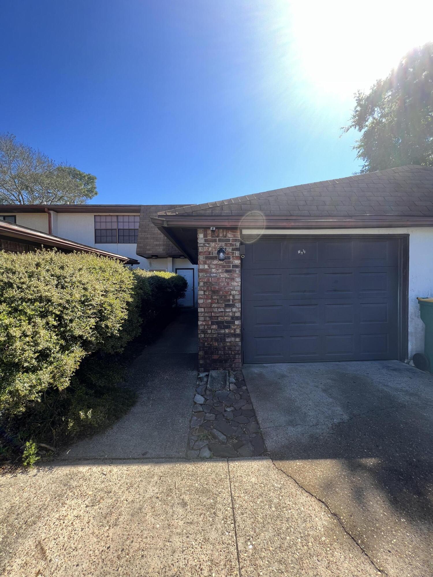 PORT DIXIE BEG 191.90 FT N OF SW COR OF BLK 55 W20 FT N20 FT E 117 FT S 20 FT W 97 FT TO BEG 1018-79 - Residential