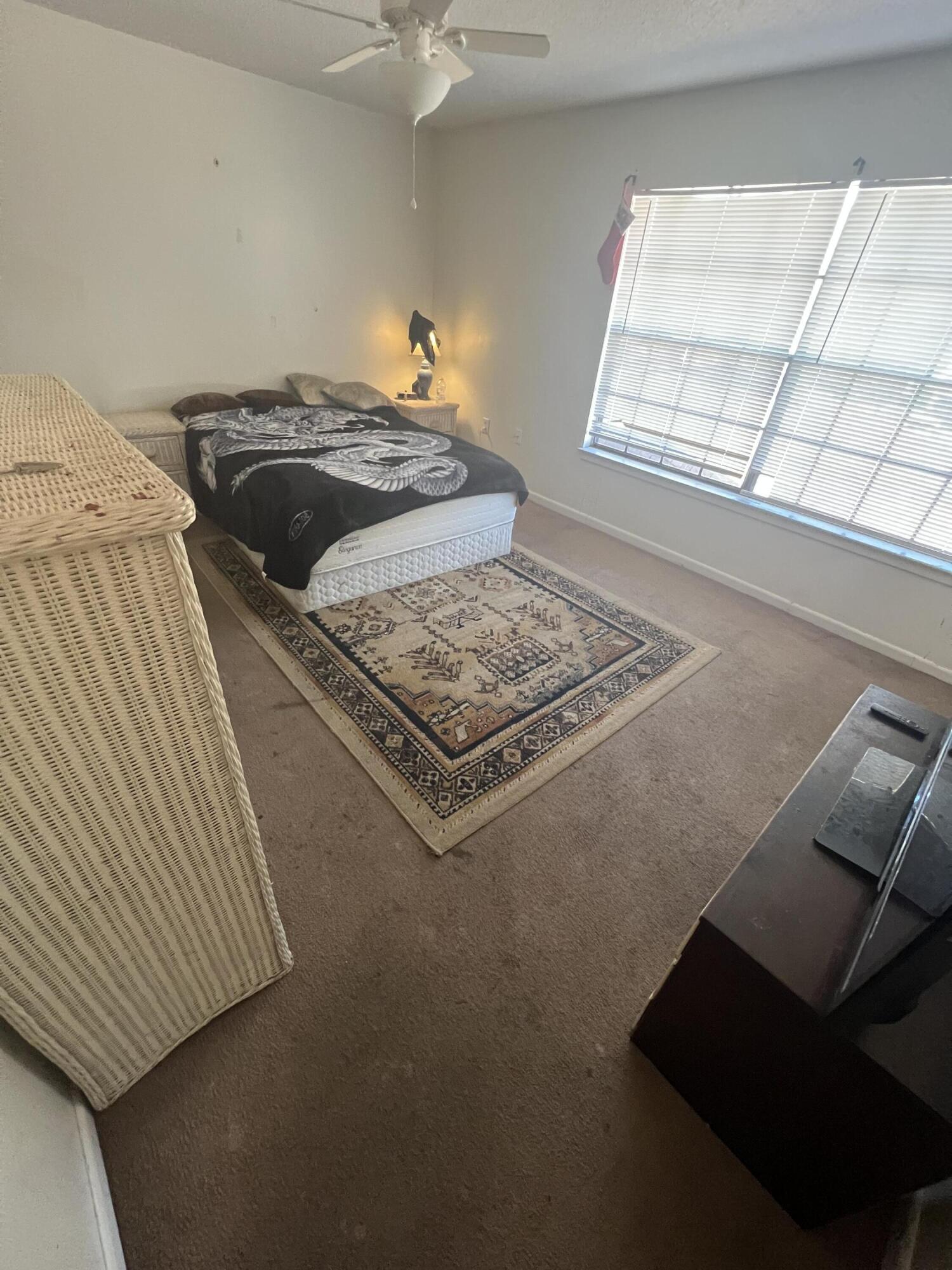 PORT DIXIE BEG 191.90 FT N OF SW COR OF BLK 55 W20 FT N20 FT E 117 FT S 20 FT W 97 FT TO BEG 1018-79 - Residential