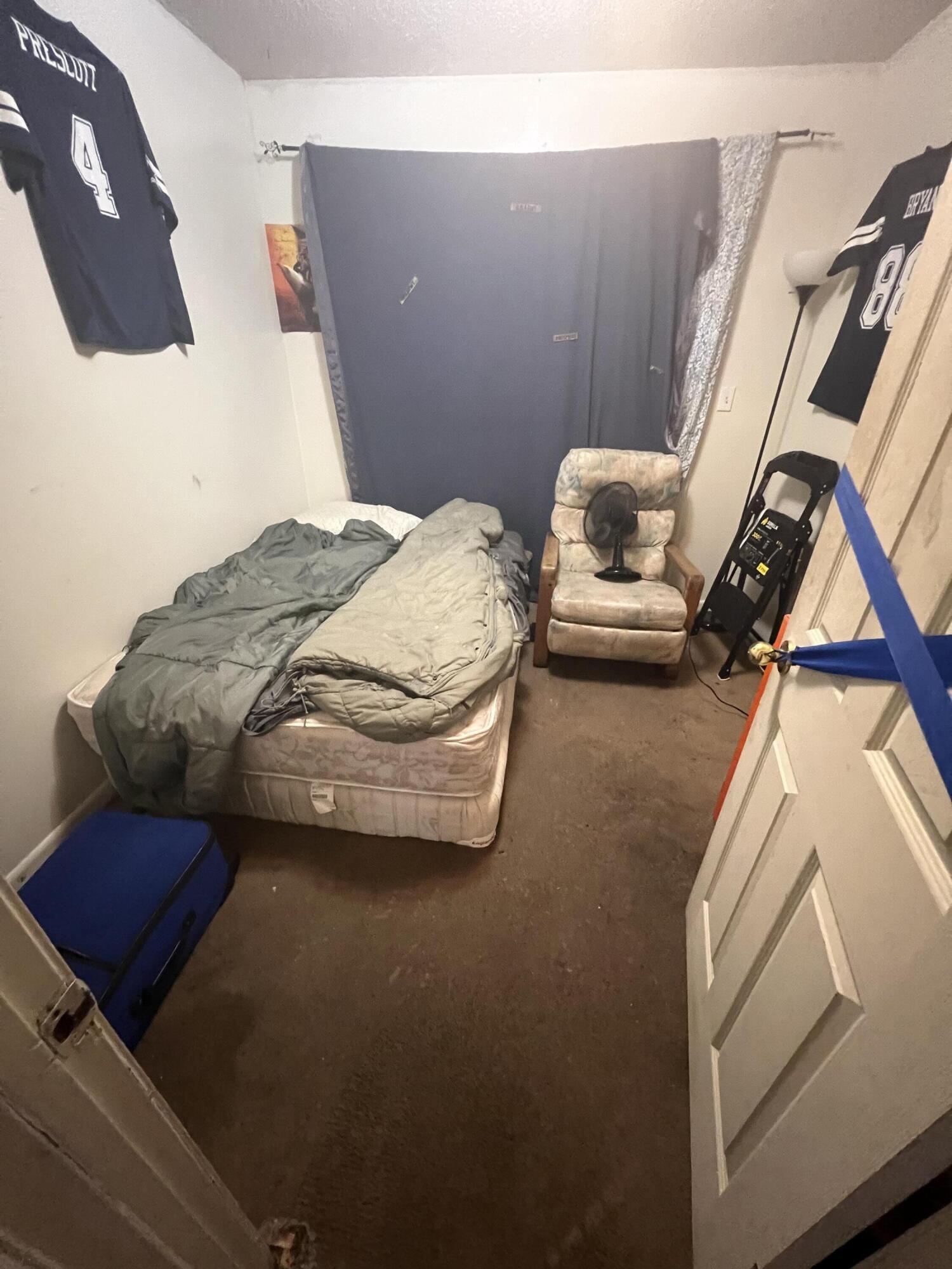 PORT DIXIE BEG 191.90 FT N OF SW COR OF BLK 55 W20 FT N20 FT E 117 FT S 20 FT W 97 FT TO BEG 1018-79 - Residential