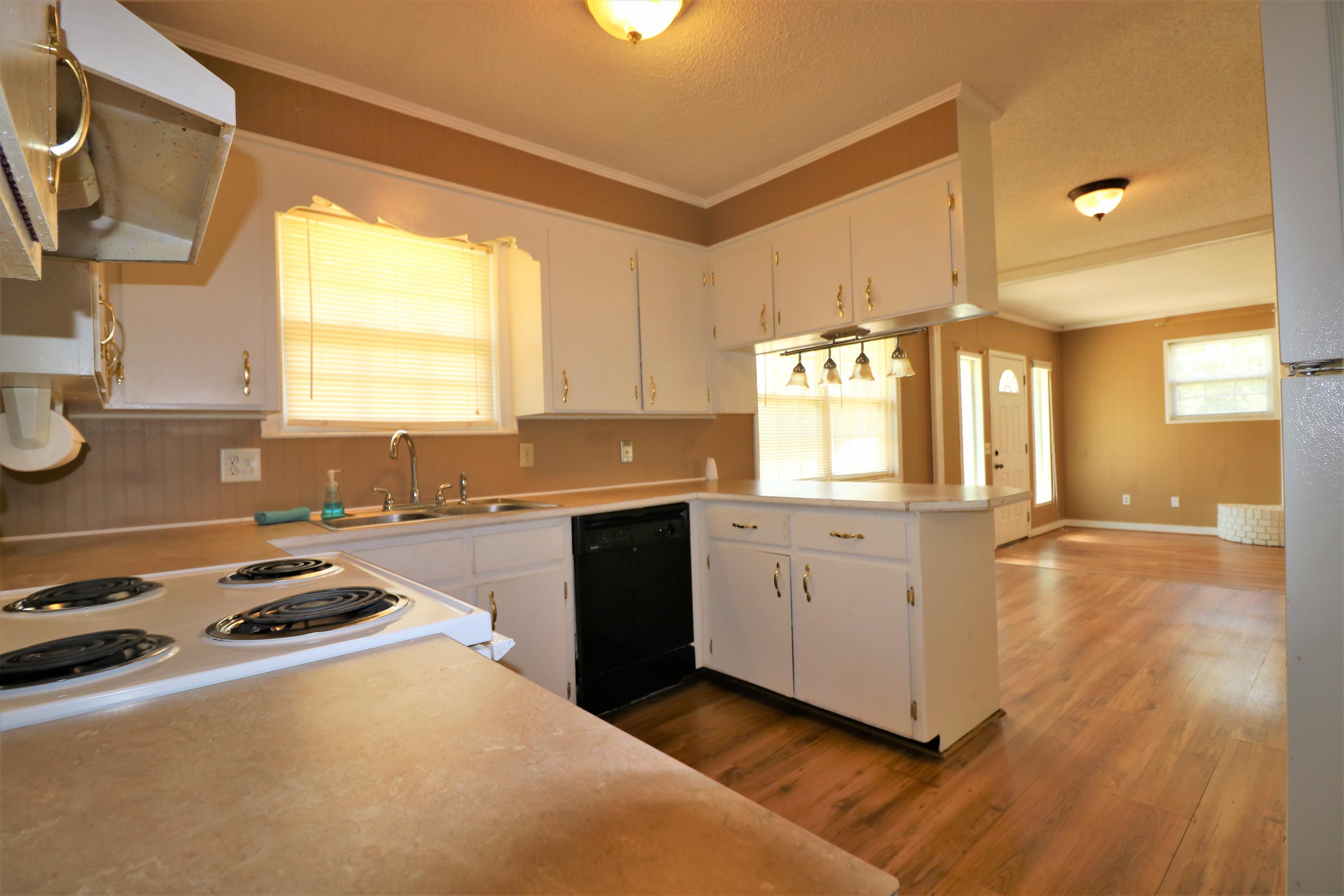 NO RECORDED SUBDIVISION - Residential