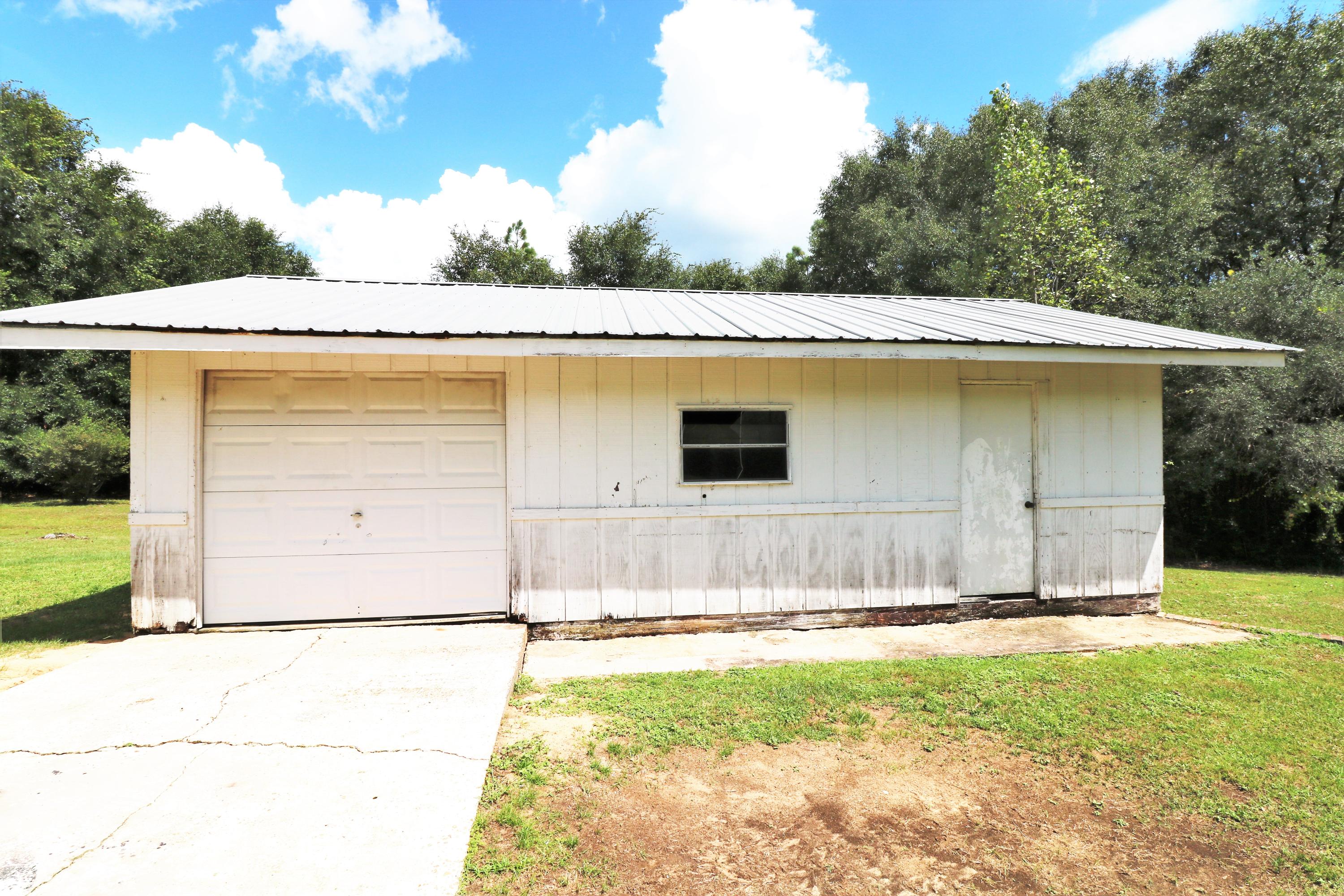 NO RECORDED SUBDIVISION - Residential