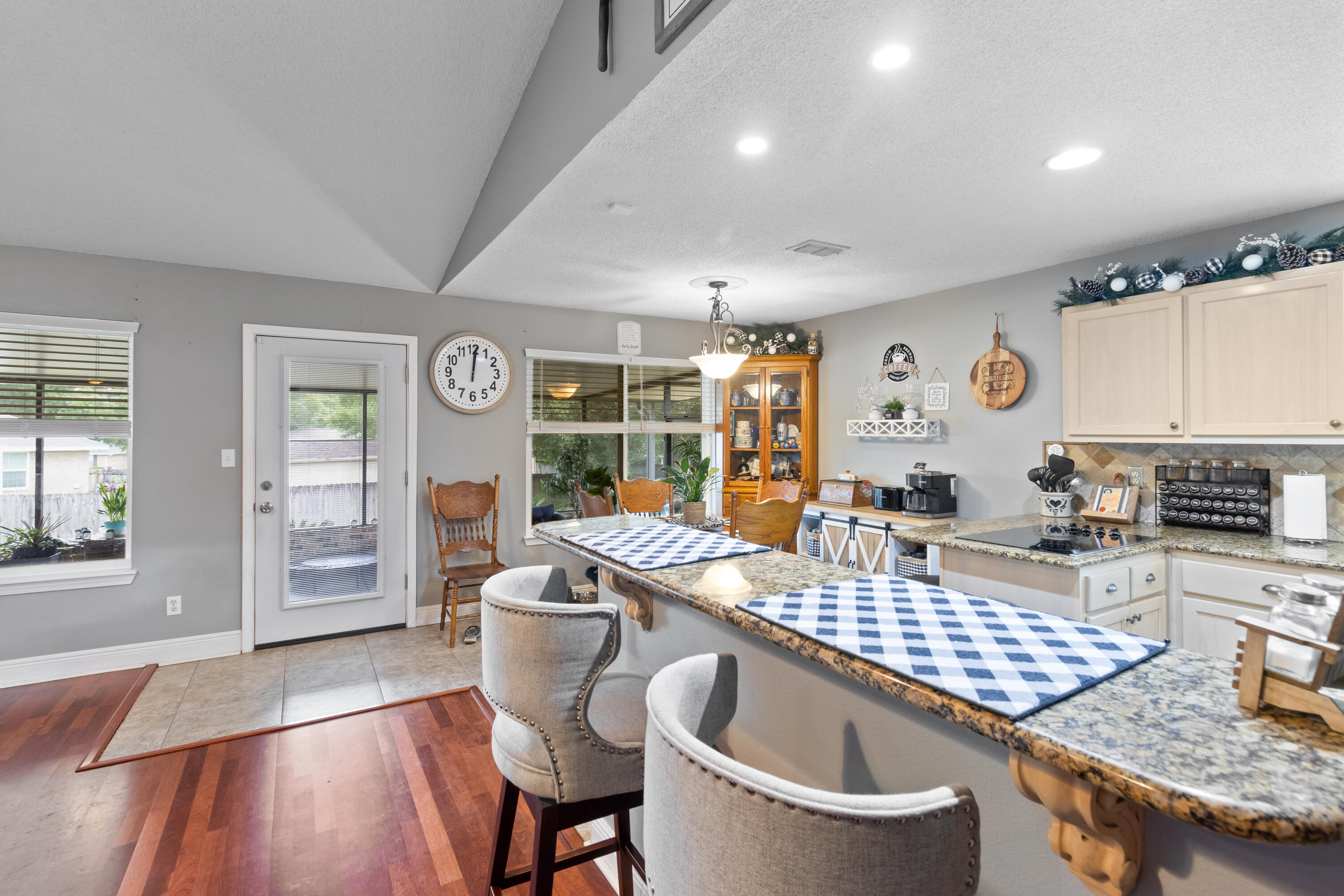 OAK MEADOWS - Residential