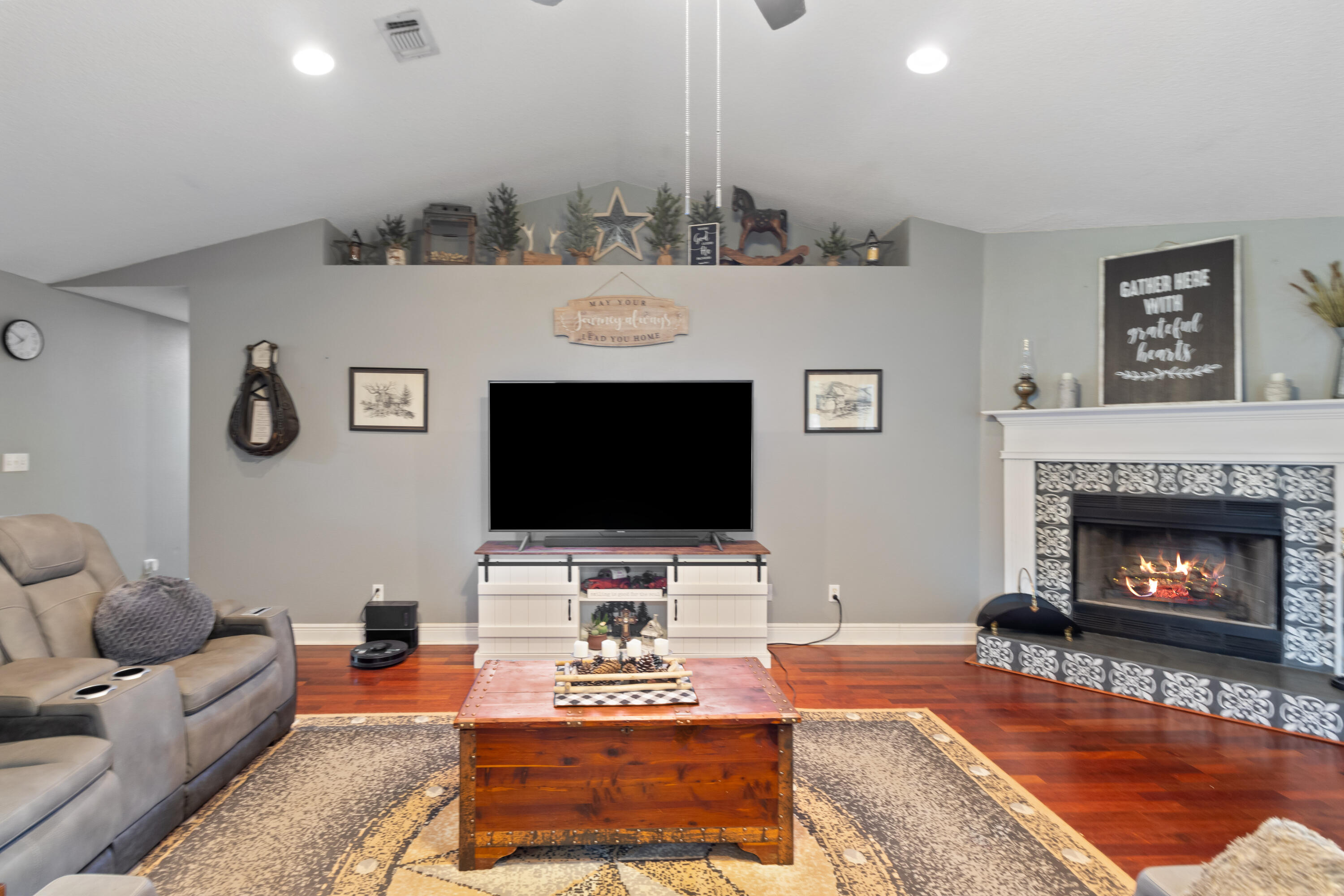 OAK MEADOWS - Residential