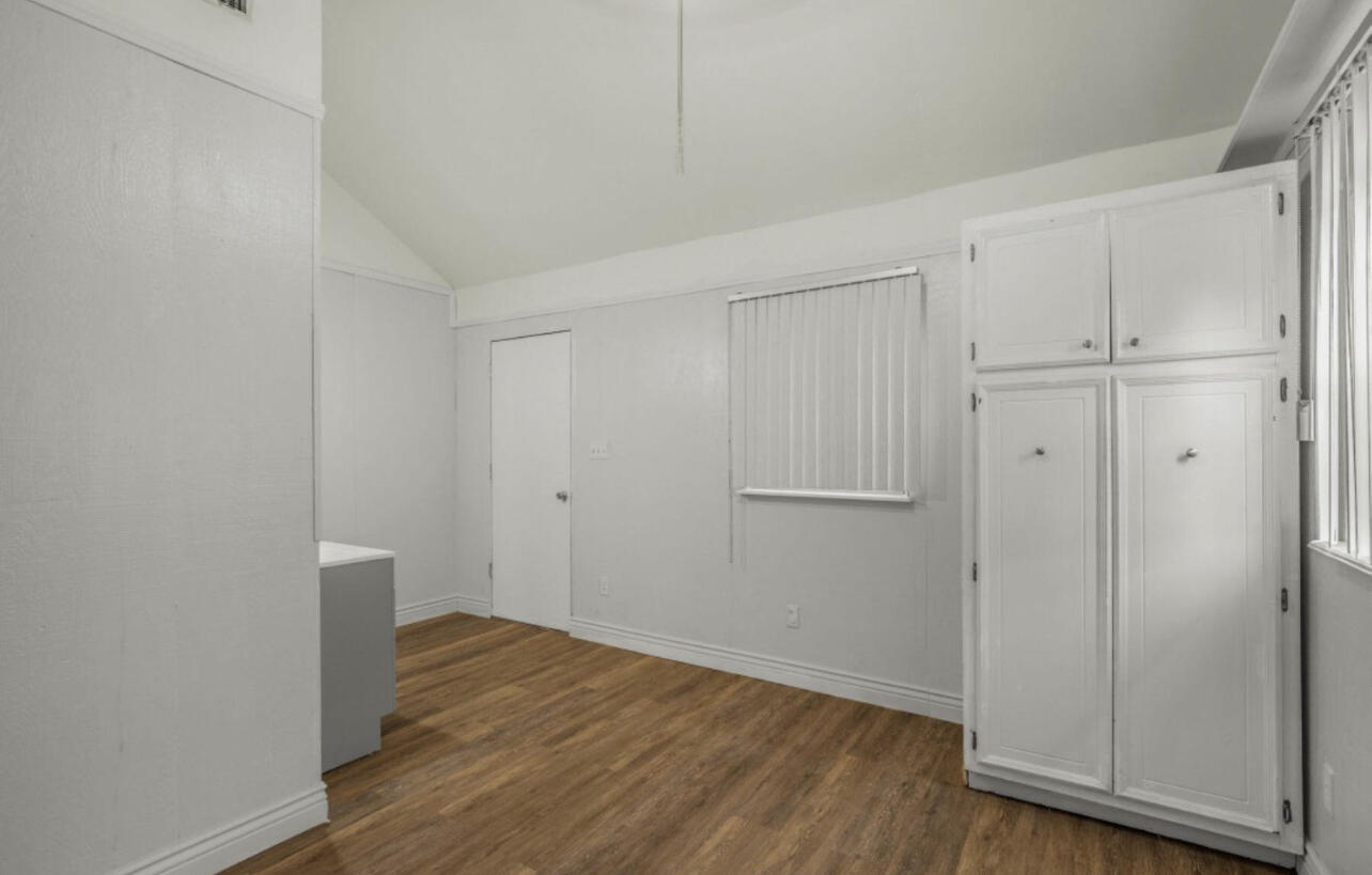 GARNIERS BEACH 3RD - Residential