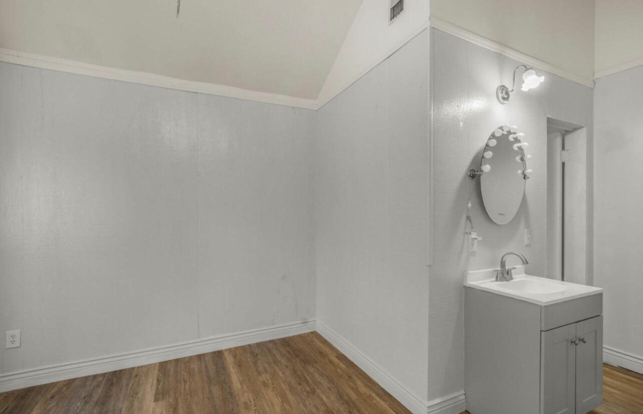 GARNIERS BEACH 3RD - Residential