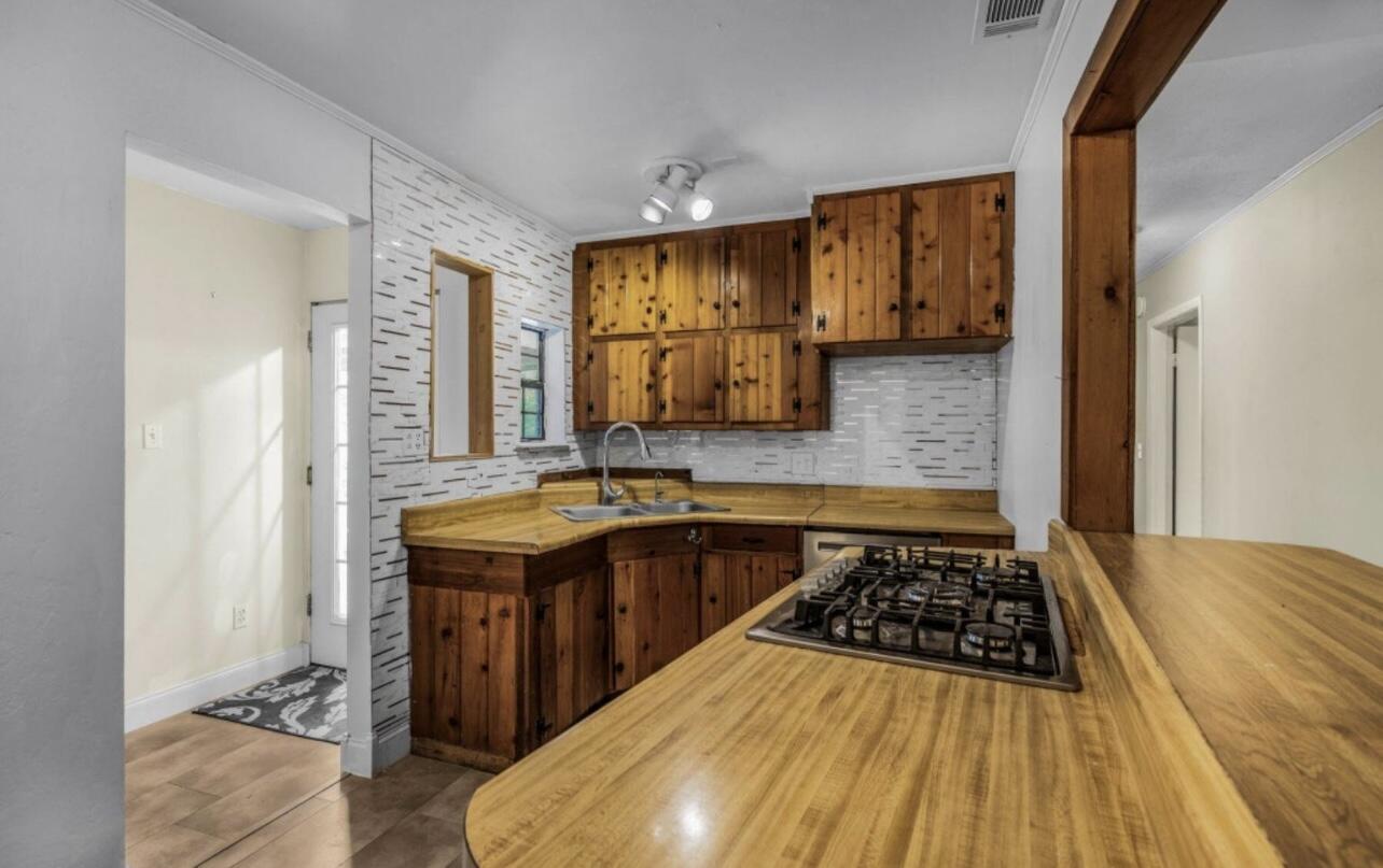 GARNIERS BEACH 3RD - Residential