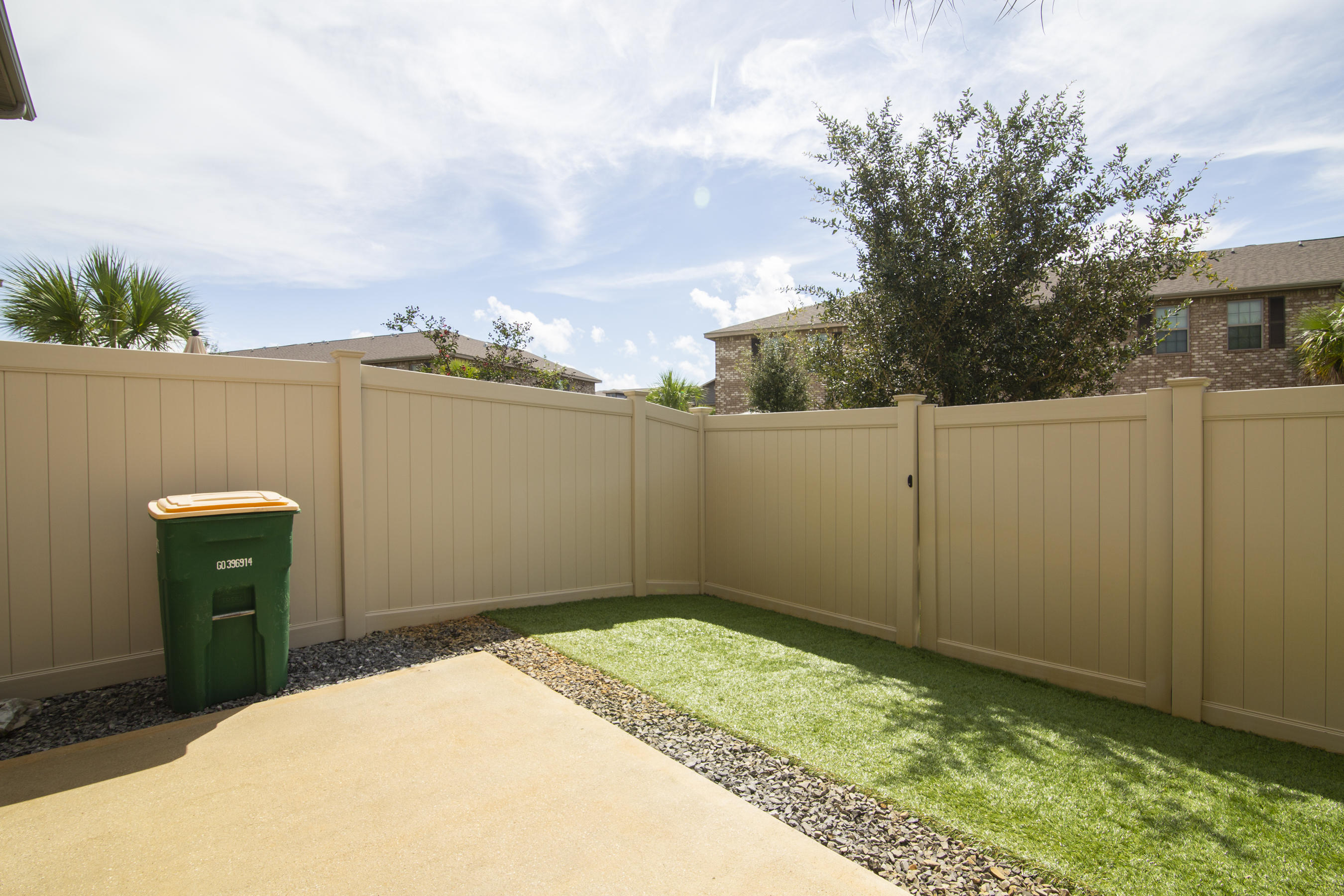 RESERVE POINTE - Residential