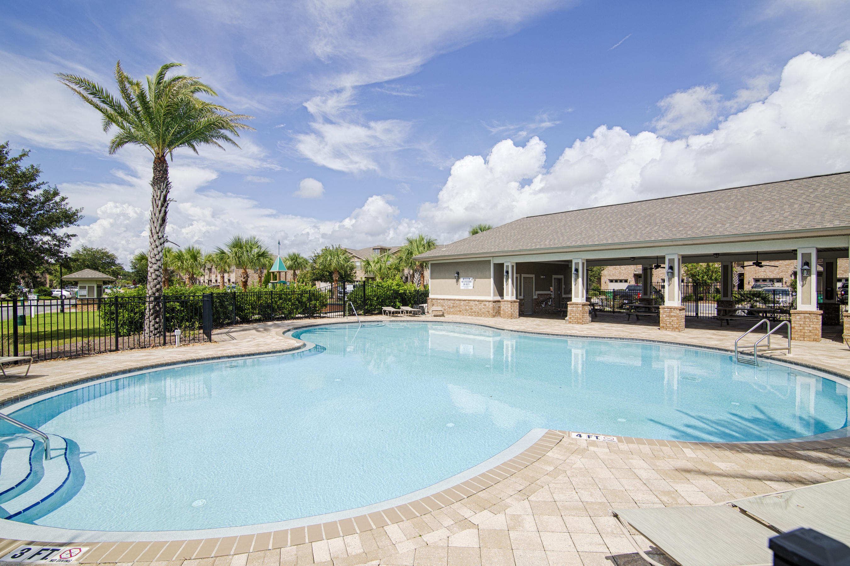 RESERVE POINTE - Residential