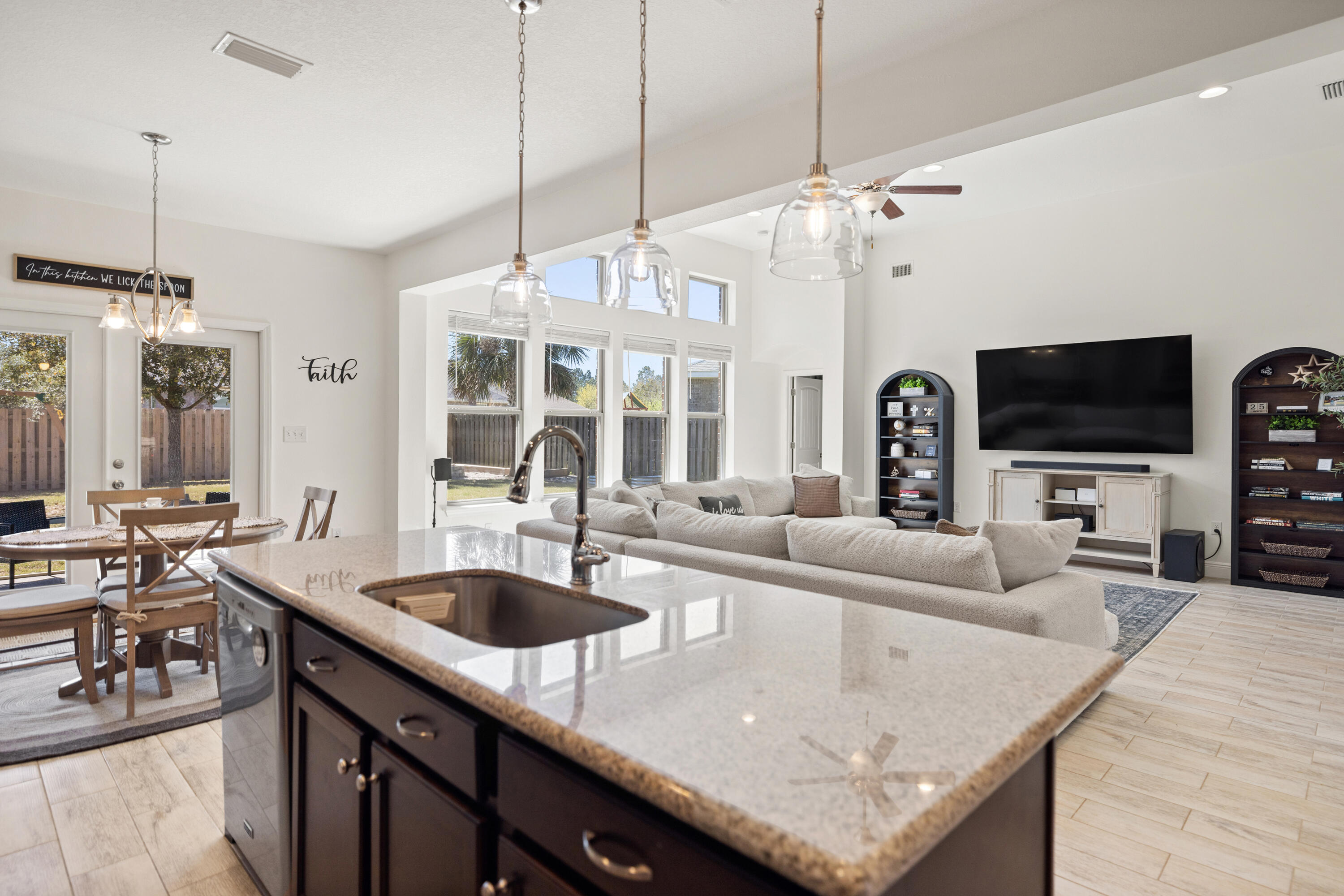 HAMMOCK BAY - Residential