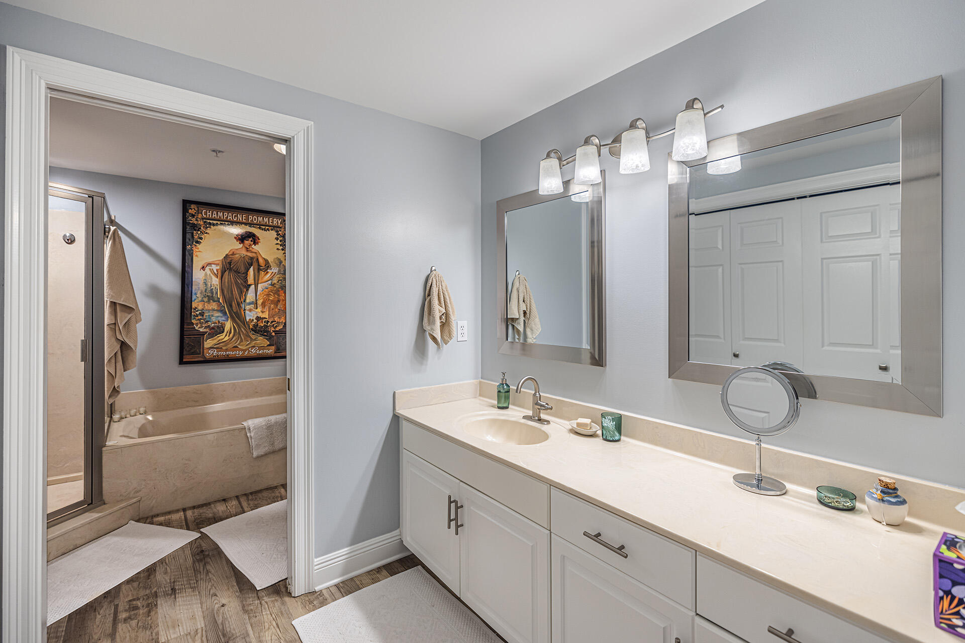 HOLIDAY ISLE TOWERS CONDO - Residential