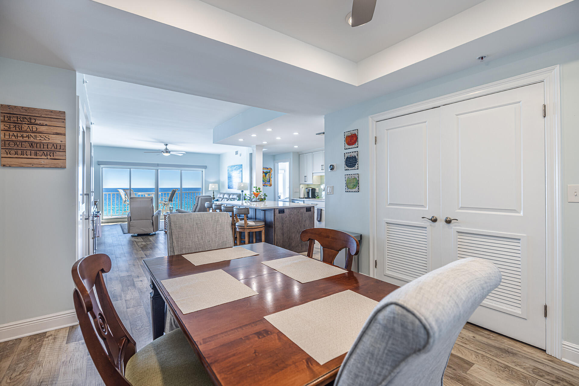 HOLIDAY ISLE TOWERS CONDO - Residential