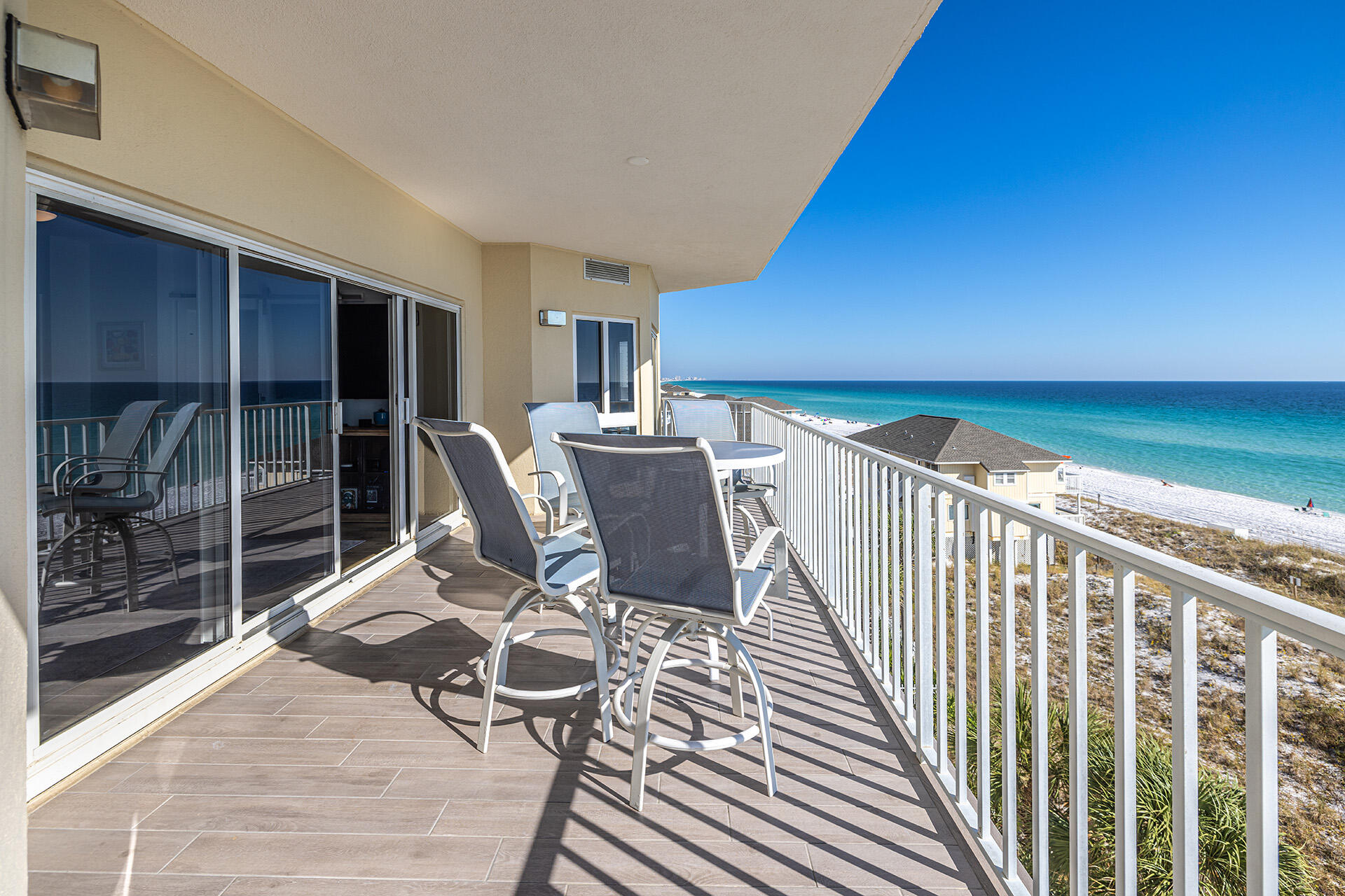 HOLIDAY ISLE TOWERS CONDO - Residential