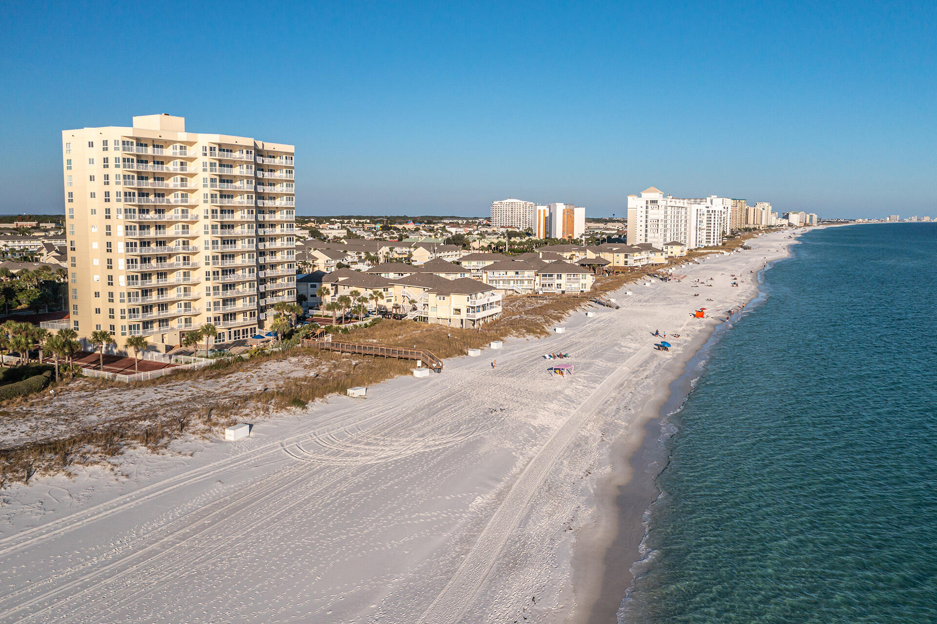 HOLIDAY ISLE TOWERS CONDO - Residential