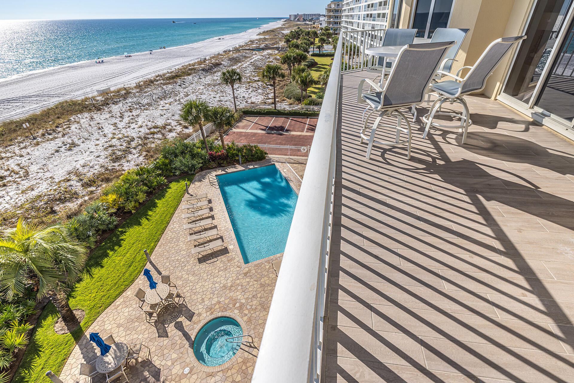 HOLIDAY ISLE TOWERS CONDO - Residential