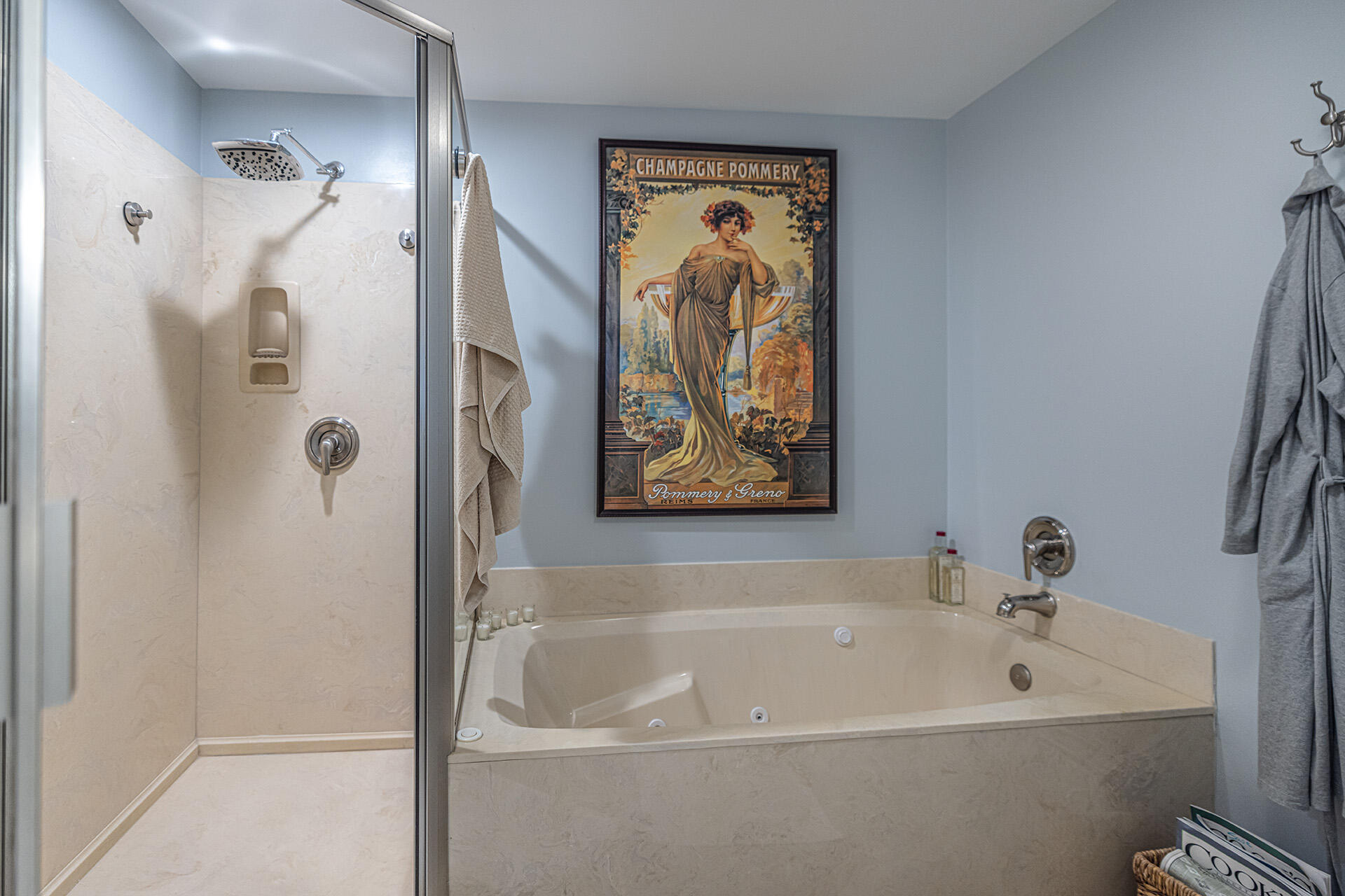 HOLIDAY ISLE TOWERS CONDO - Residential