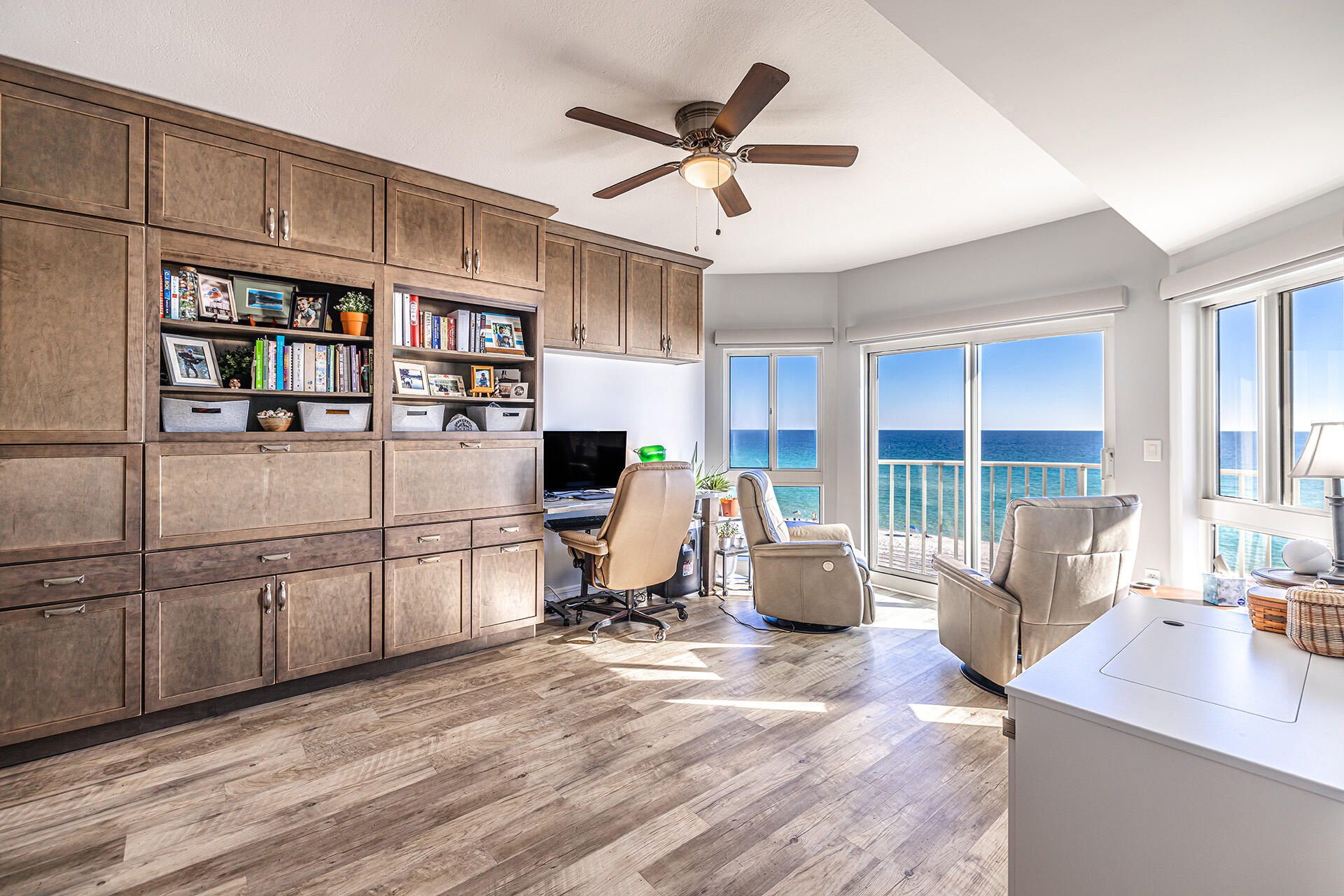 HOLIDAY ISLE TOWERS CONDO - Residential