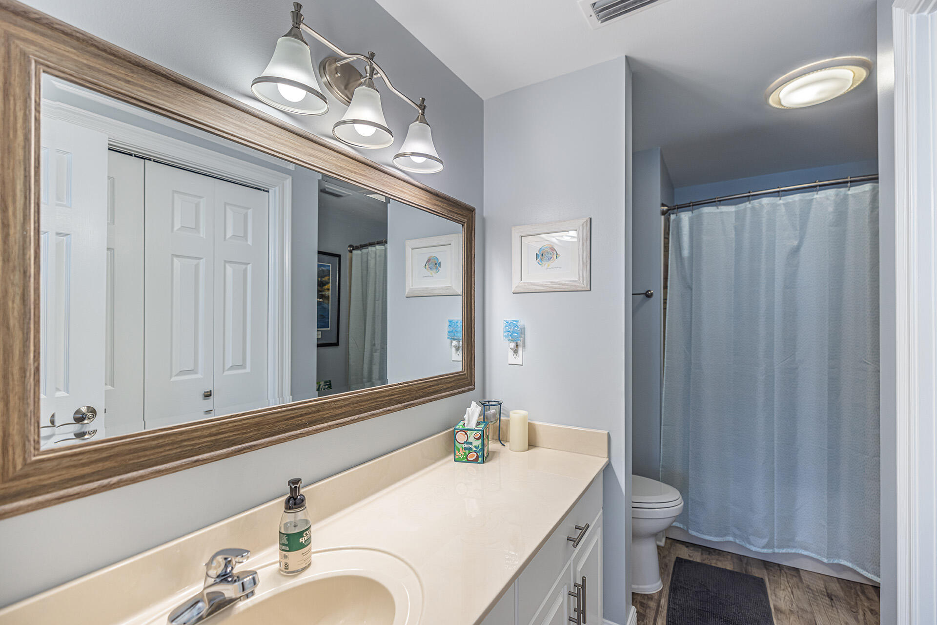 HOLIDAY ISLE TOWERS CONDO - Residential