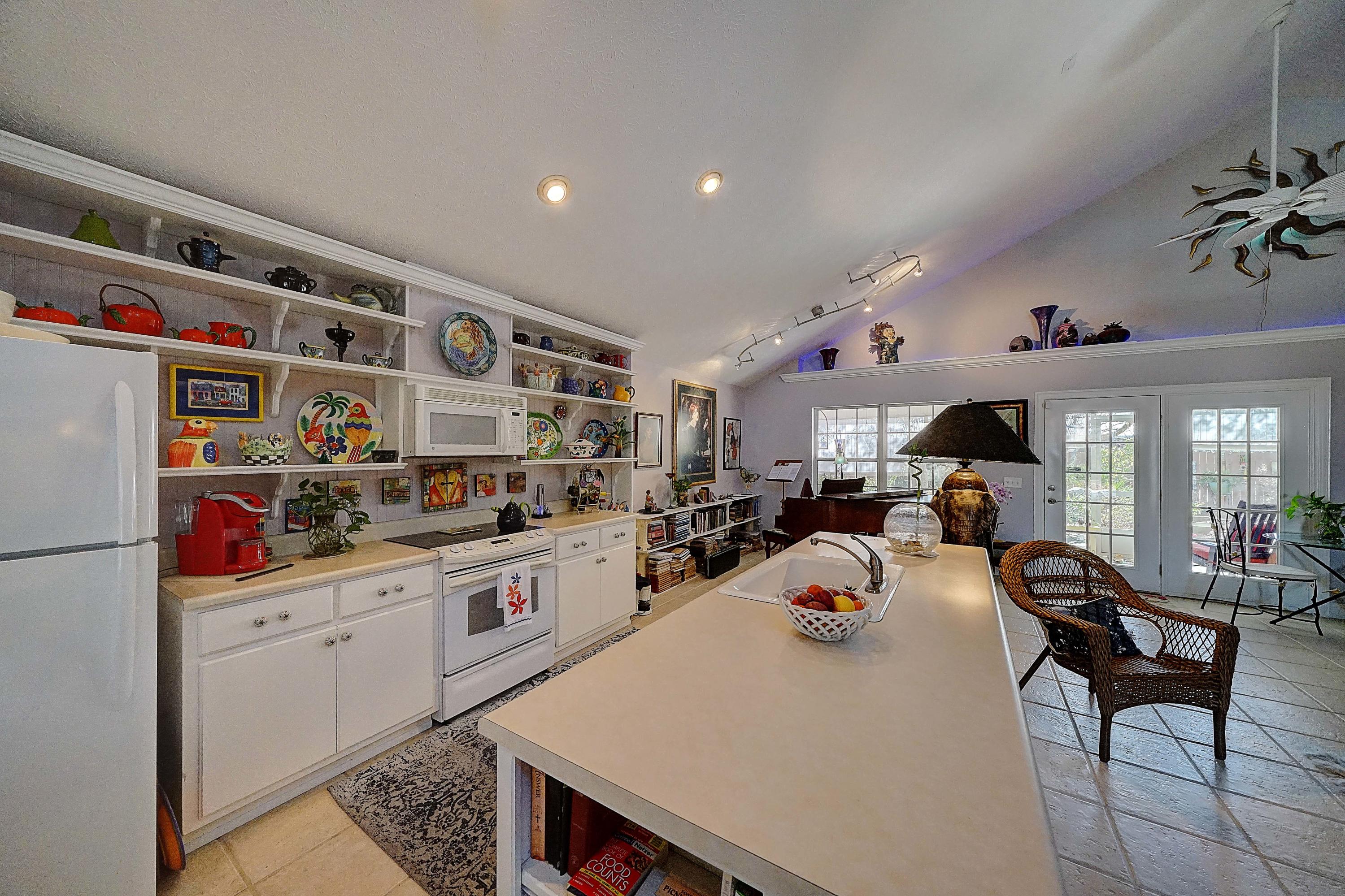 RIVIERA BEACH 1ST ADDN - Residential