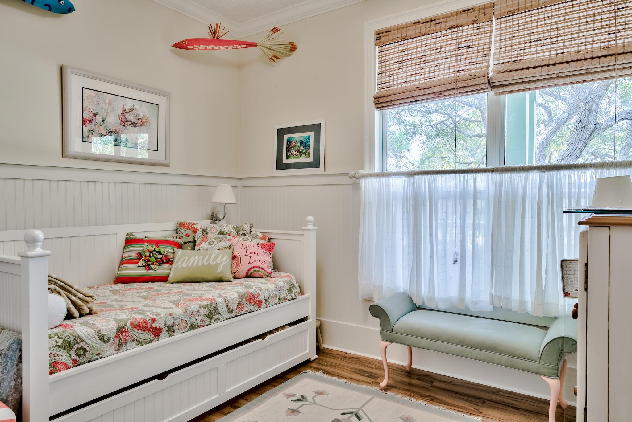 SEABREEZE EAST - Residential