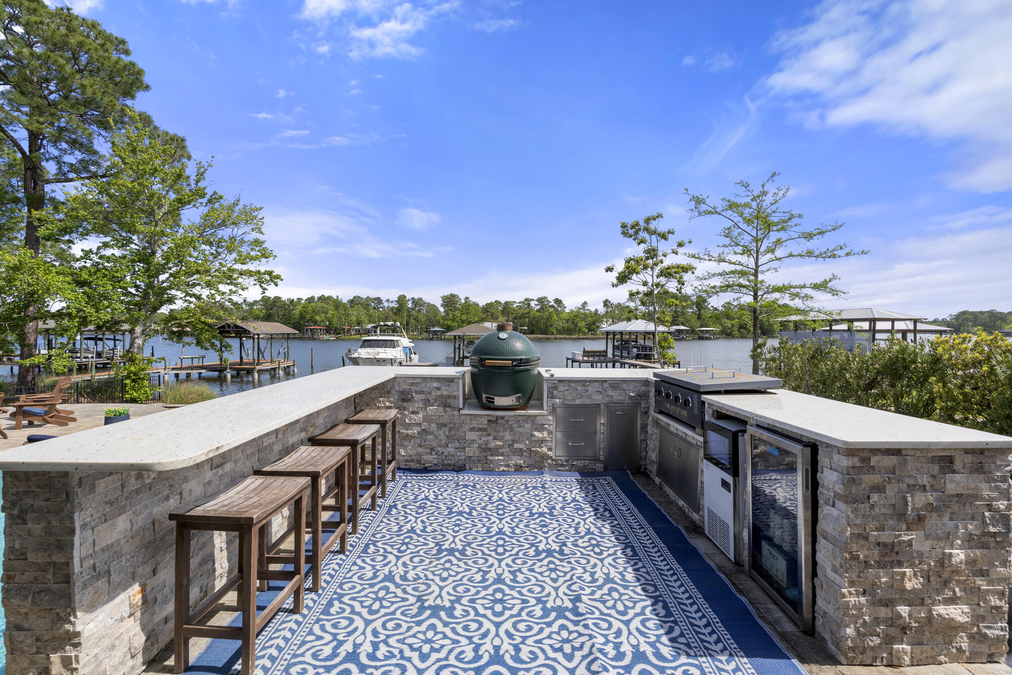 BAY GROVE - Residential