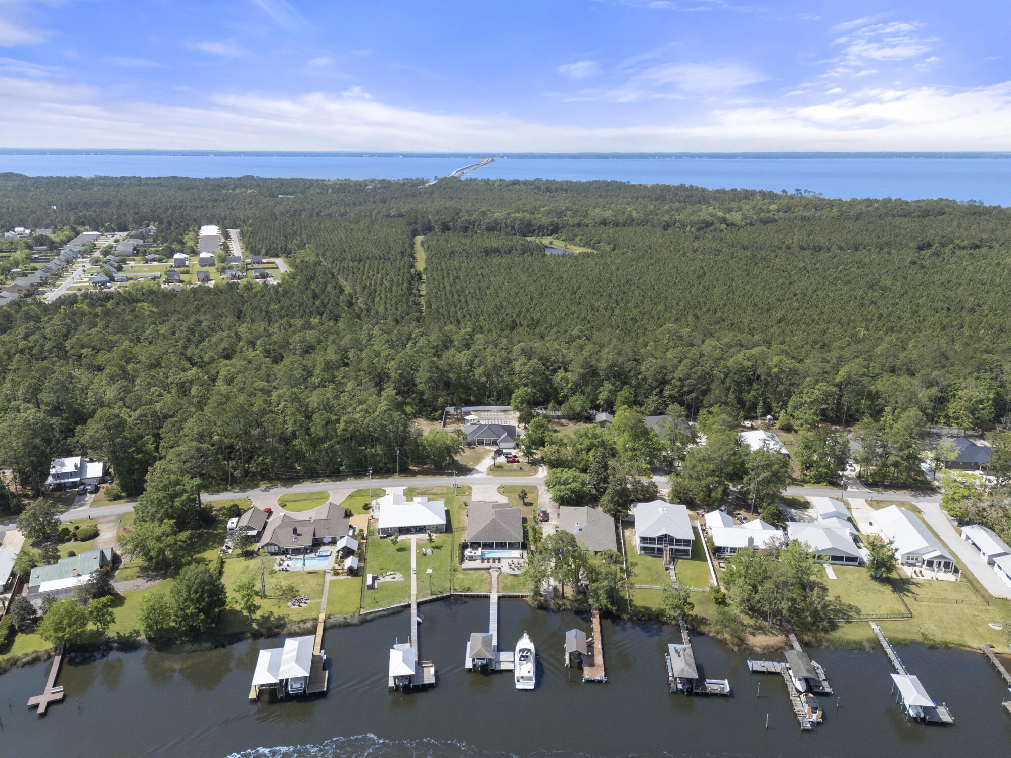 BAY GROVE - Residential