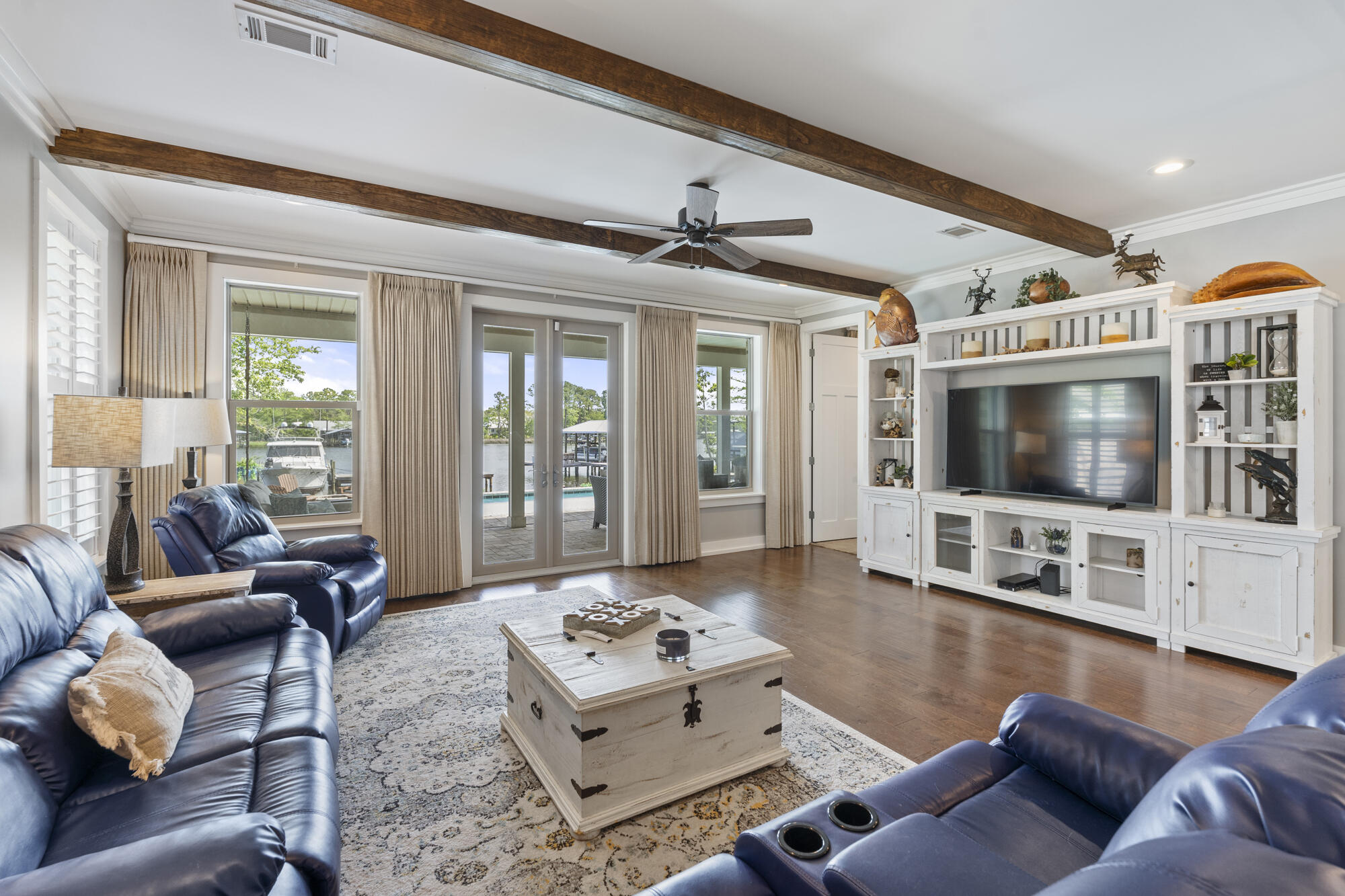 BAY GROVE - Residential