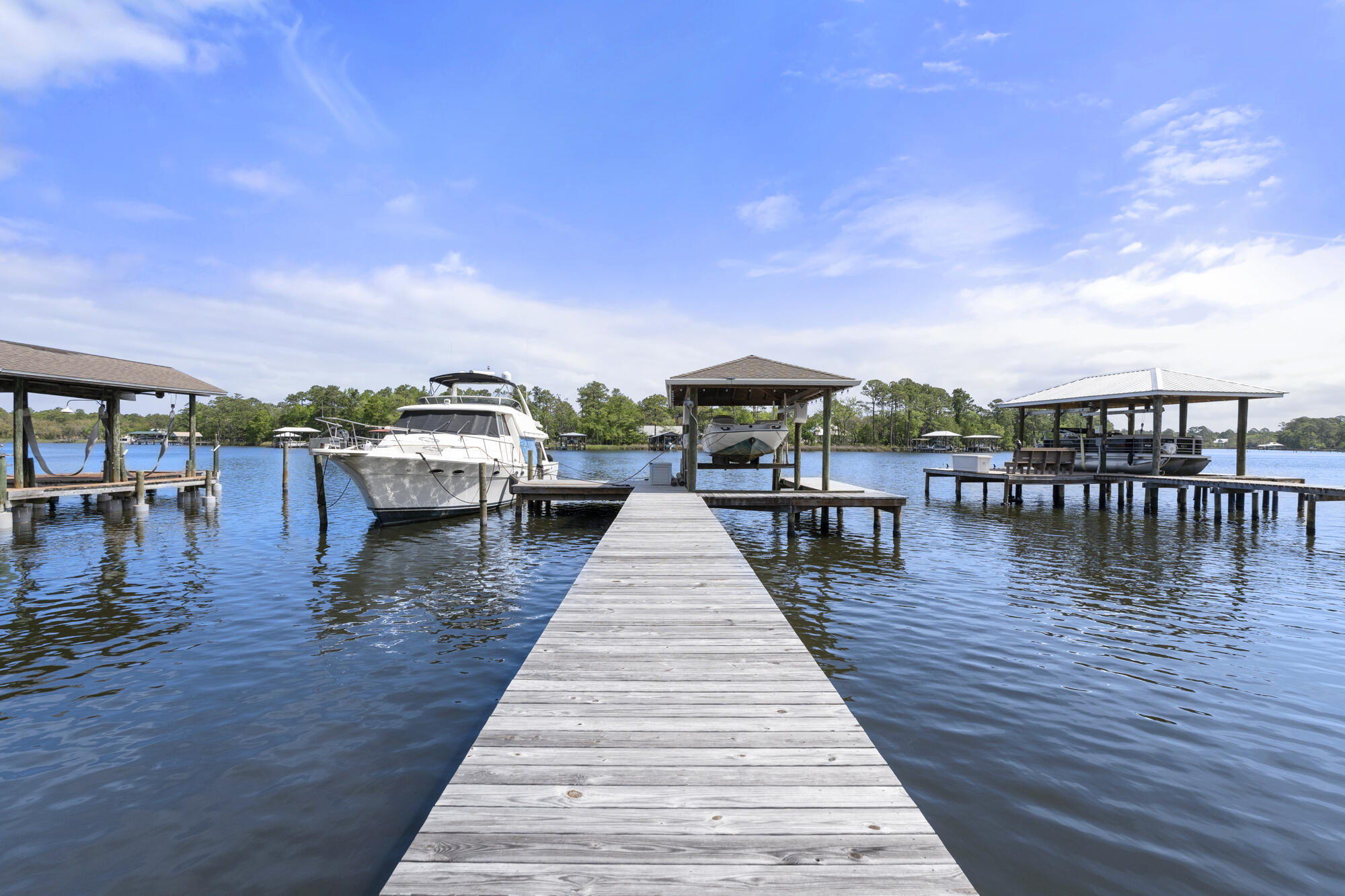 BAY GROVE - Residential