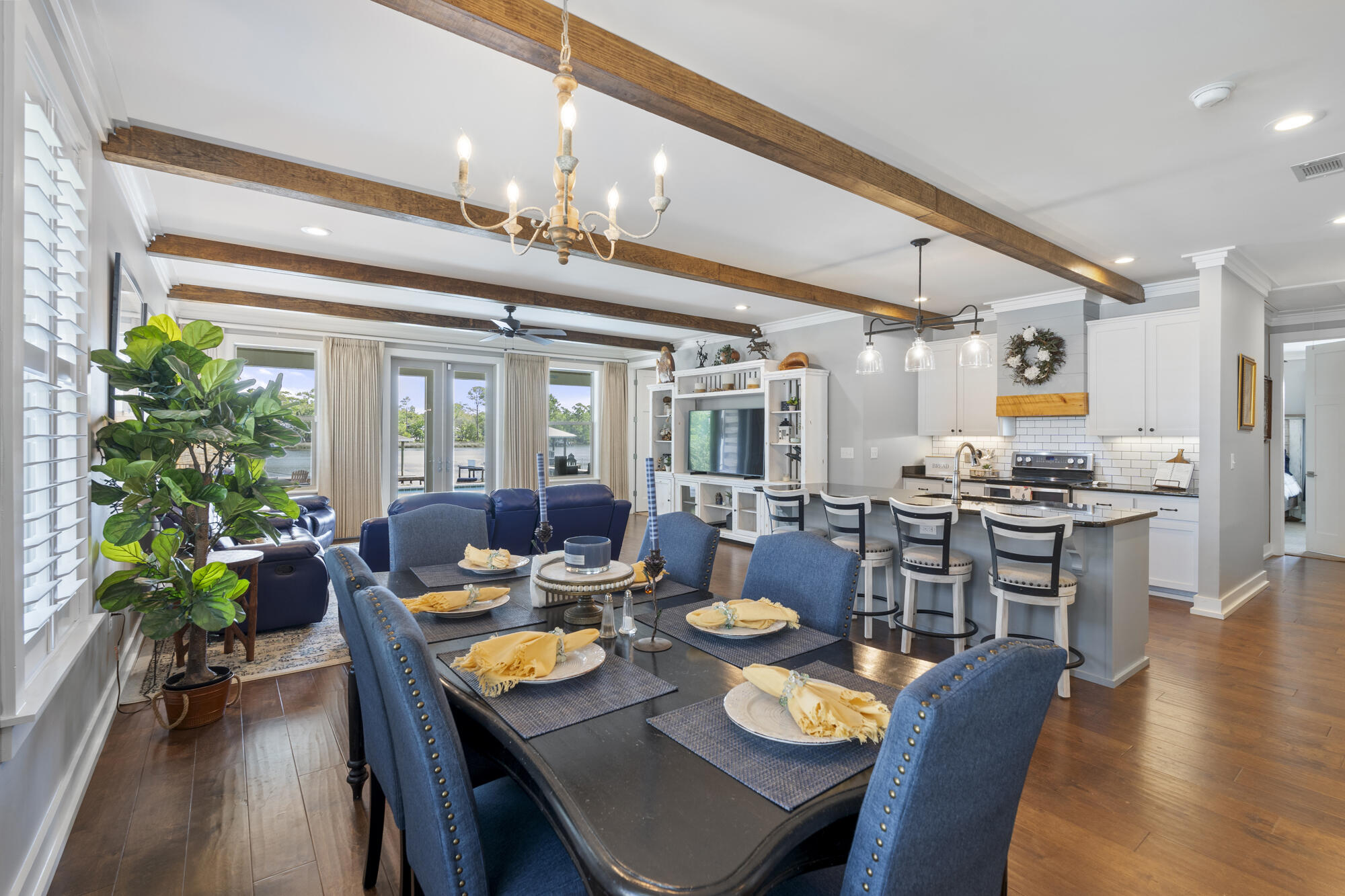 BAY GROVE - Residential