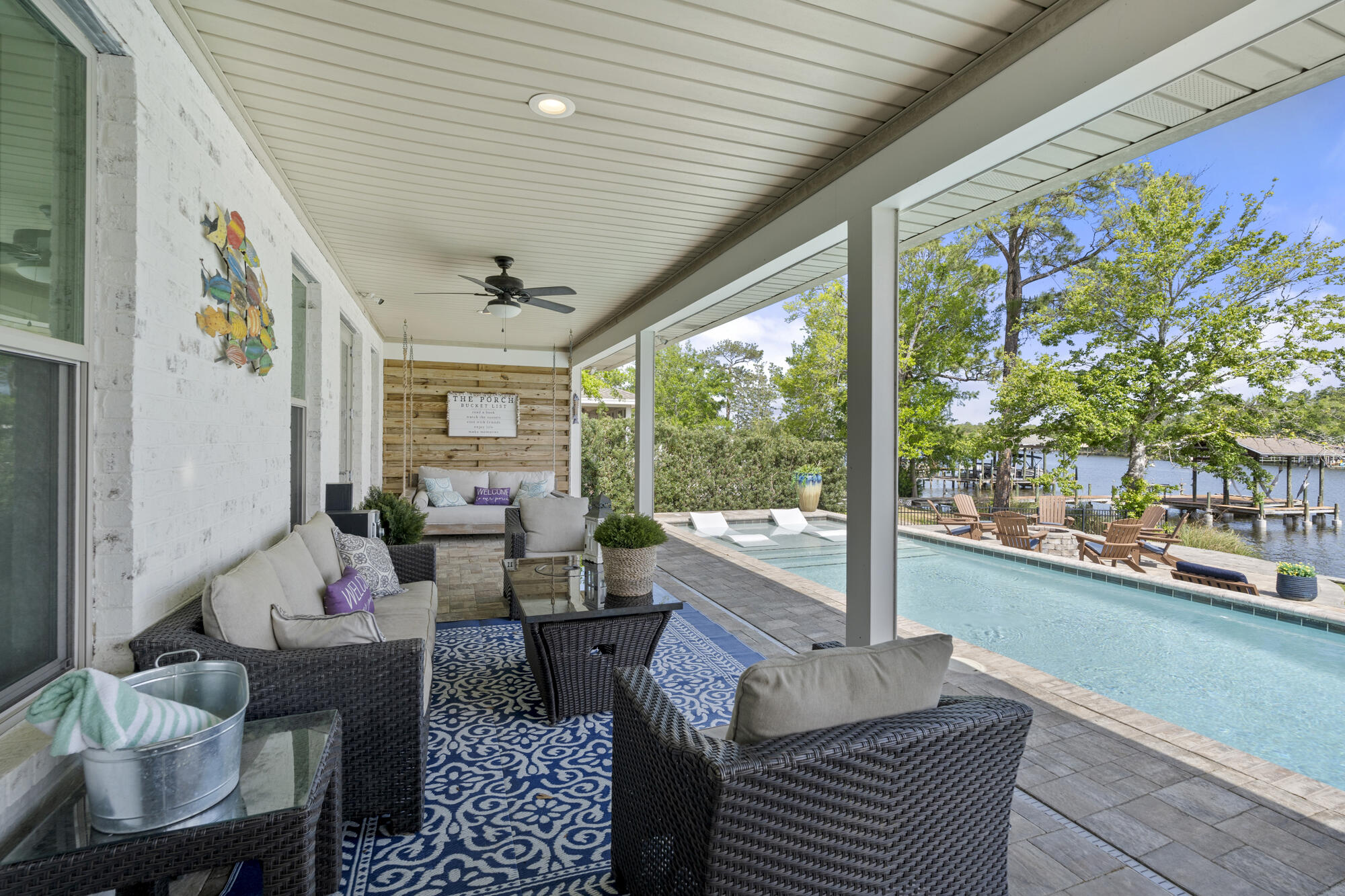 BAY GROVE - Residential