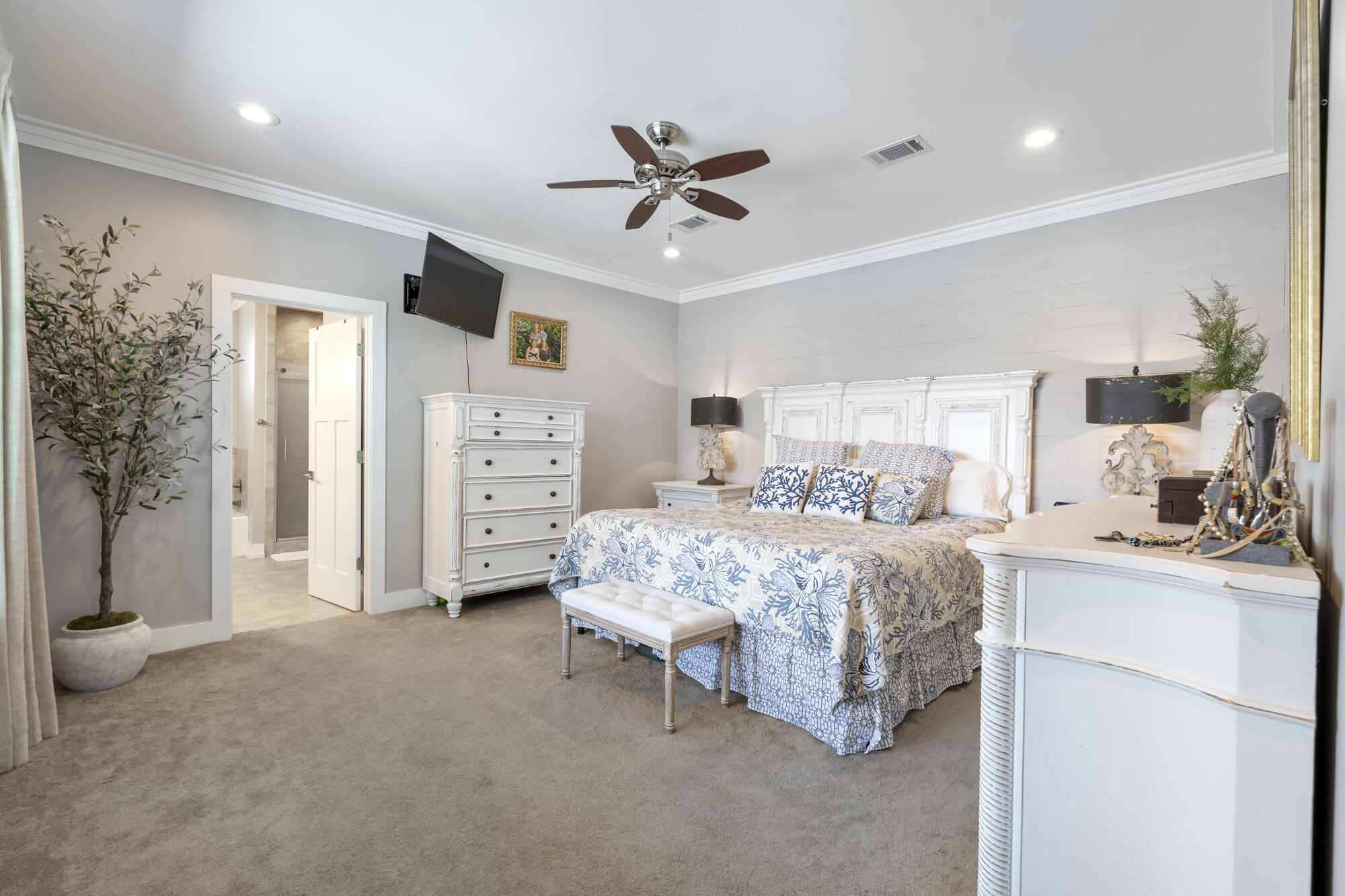 BAY GROVE - Residential