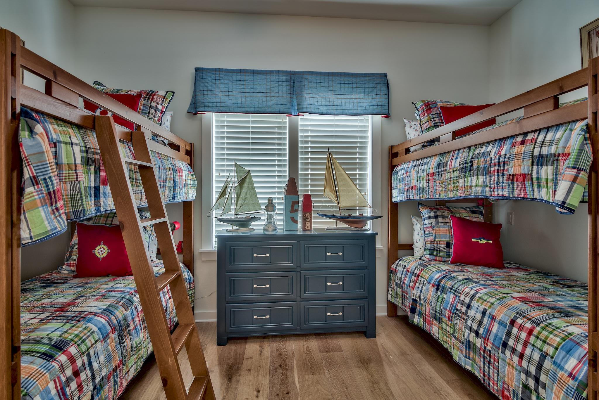 LAUREL GROVE - Residential