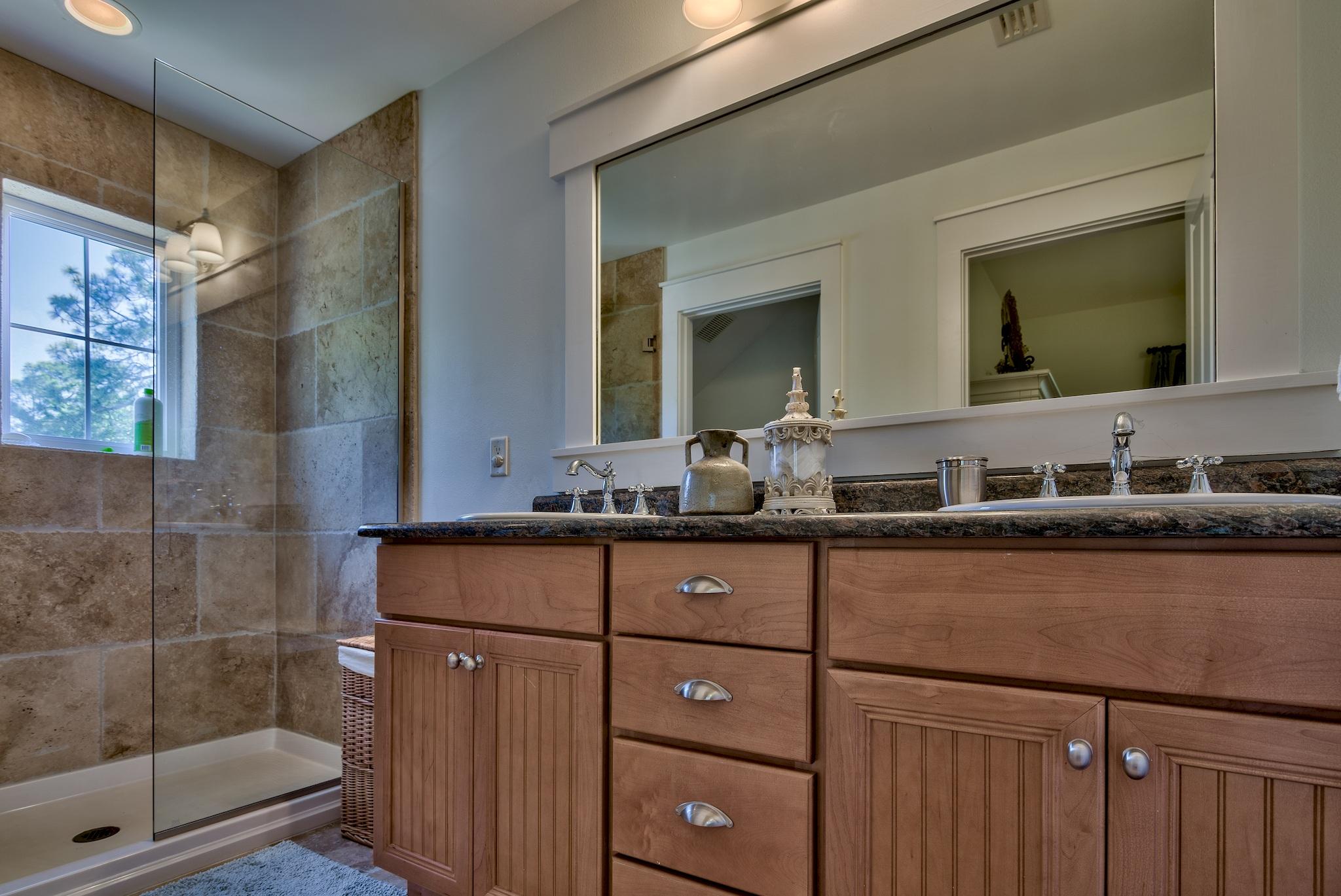 LAUREL GROVE - Residential