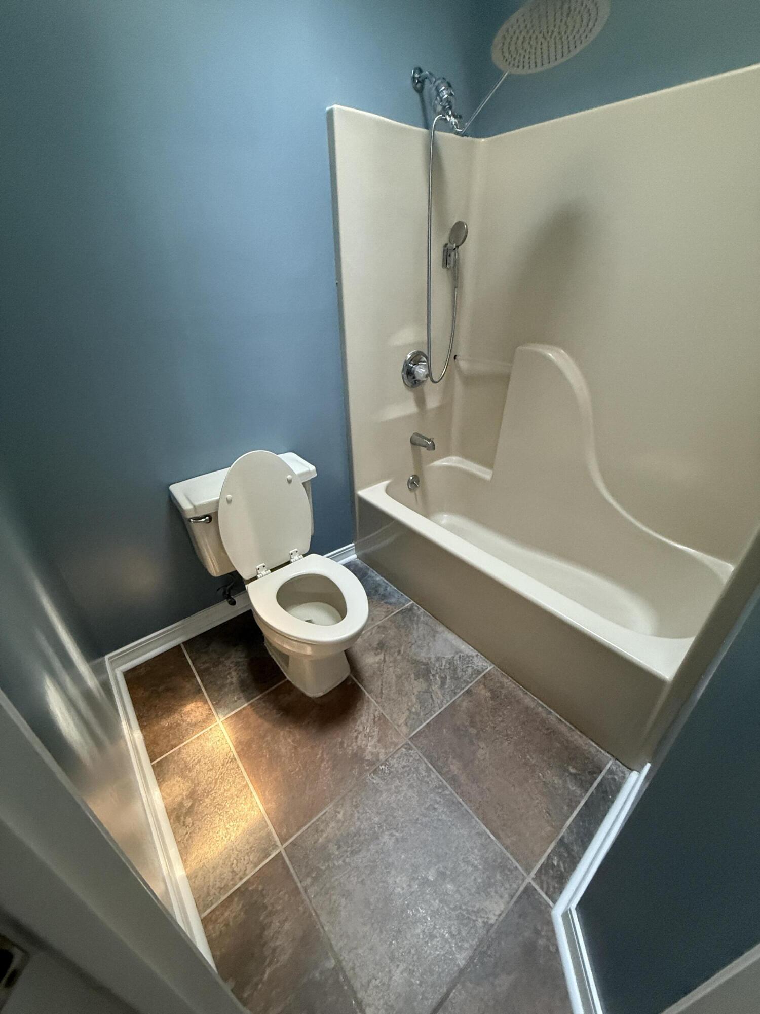 CROSSWINDS LANDING - Residential Lease