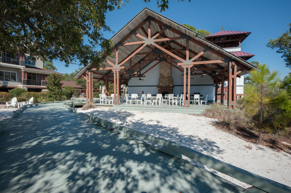 WILD HERON LAKESIDE LODGE - Residential