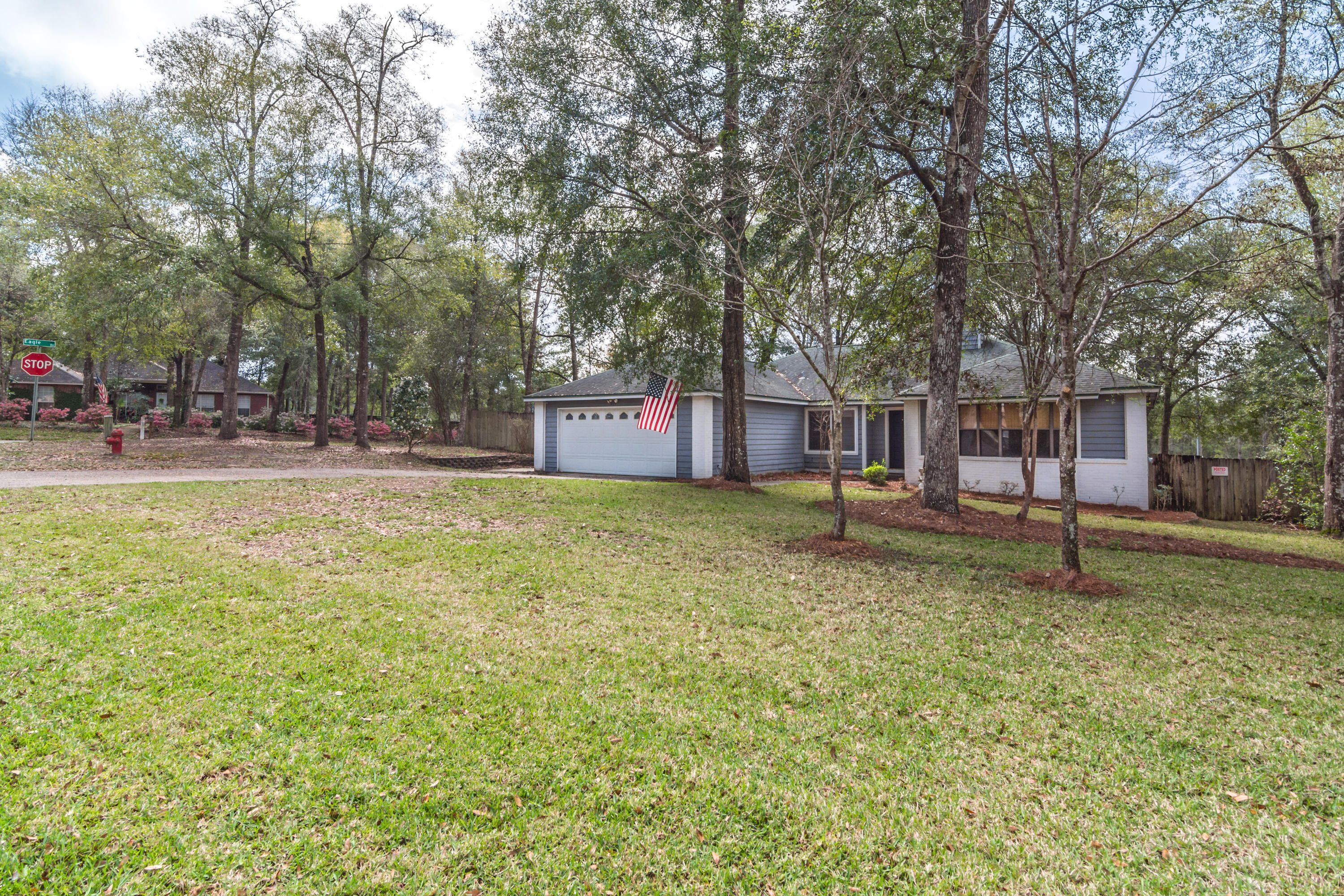 COUNTRY CLUB ESTATES 1 OF CRESTVIEW - Residential